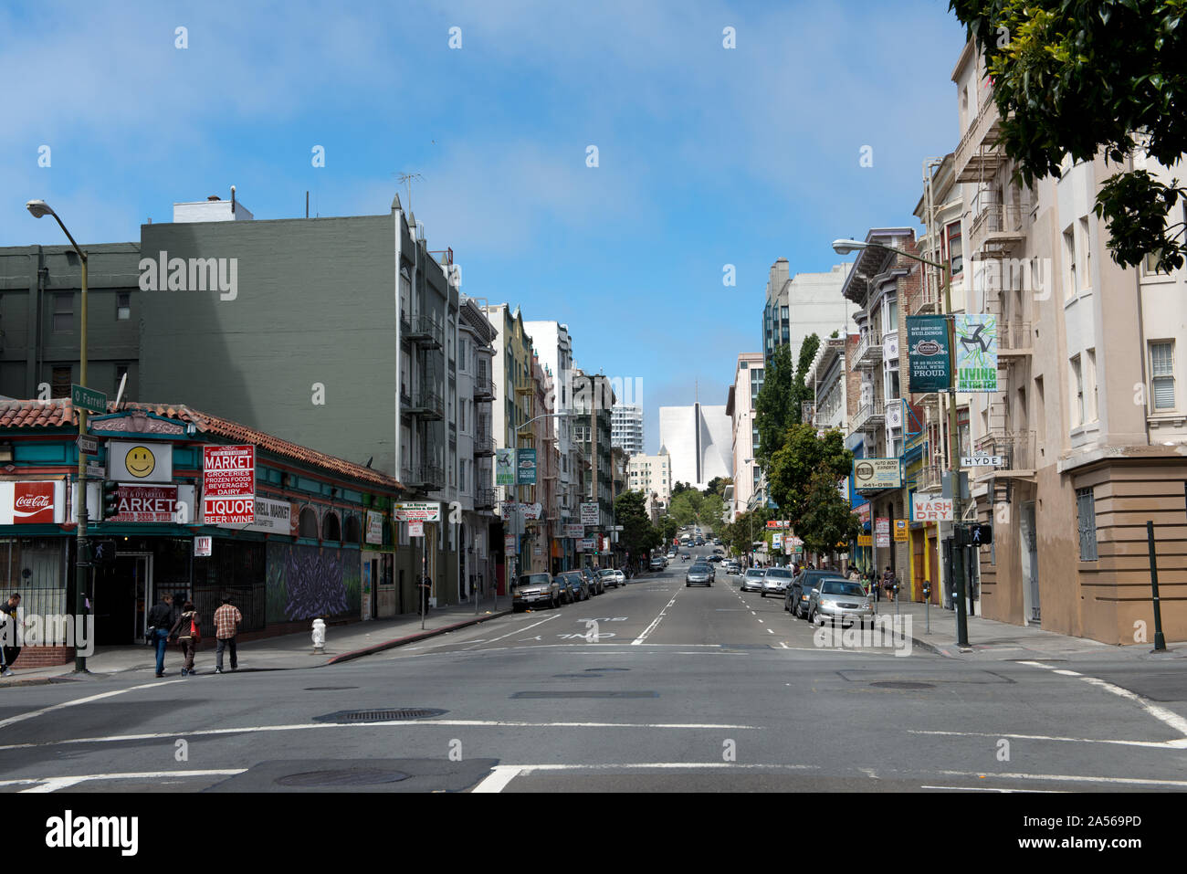 Vue vers le bas Farrell Street dans Japantown, San Francisco, Californie Banque D'Images