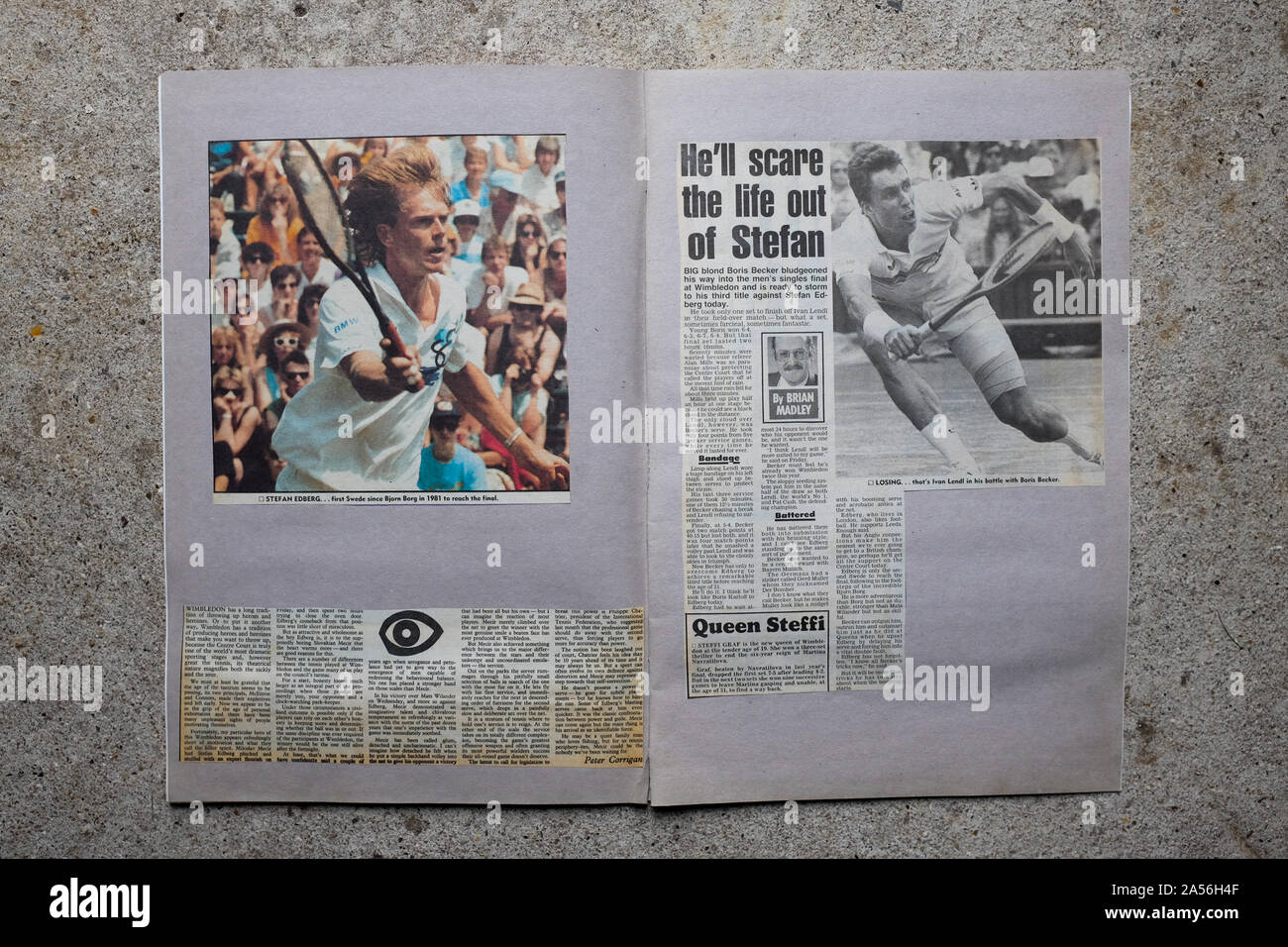 Un album avec des rapports sur le tournoi de tennis de Wimbledon 1988. Banque D'Images