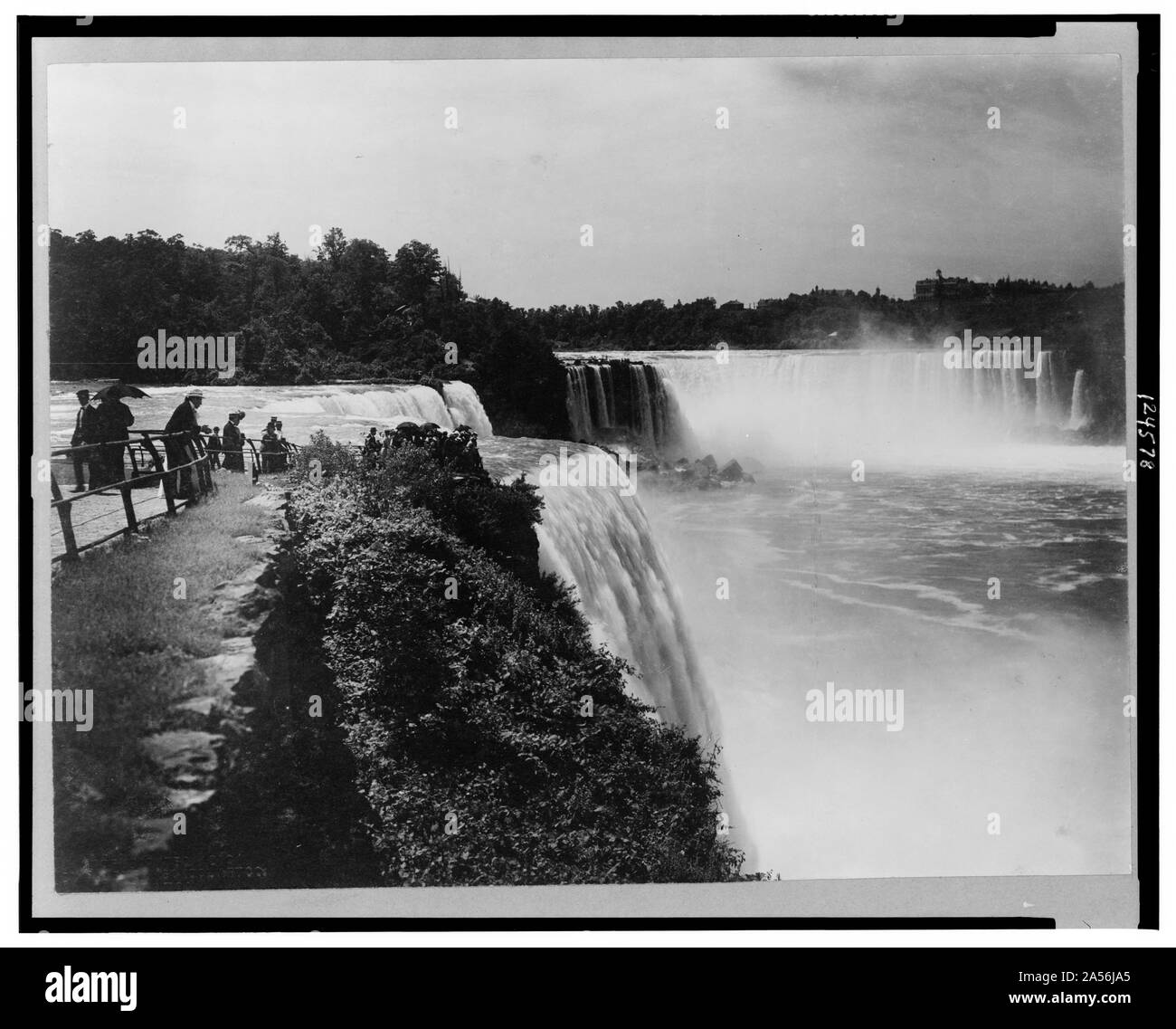 Voir les chutes du Niagara à partir de au-dessus des chutes, New York Banque D'Images