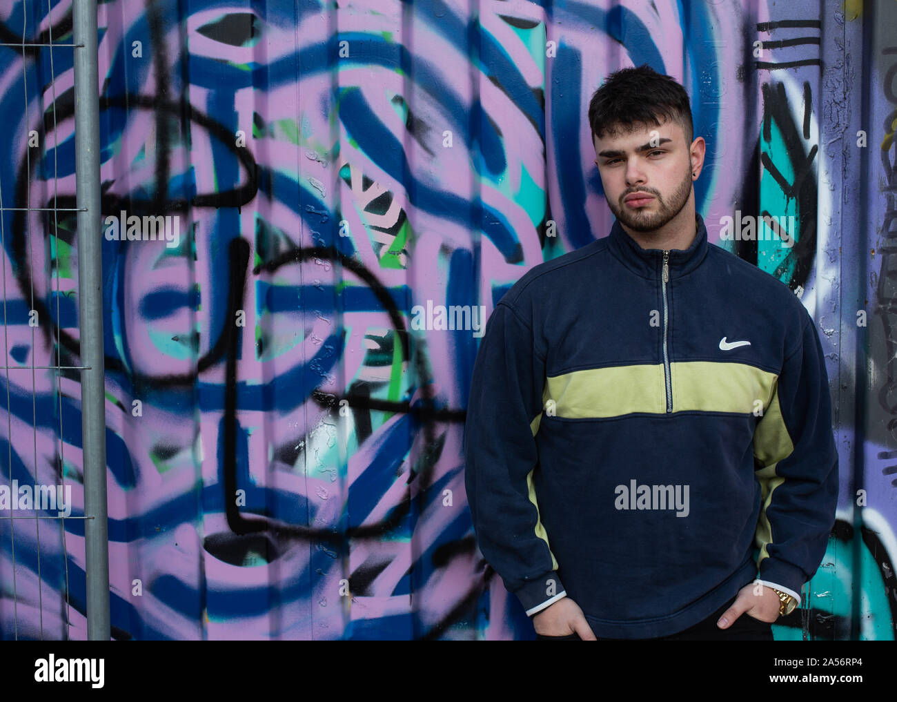 Modèle masculin, graffiti, 2019 Banque D'Images