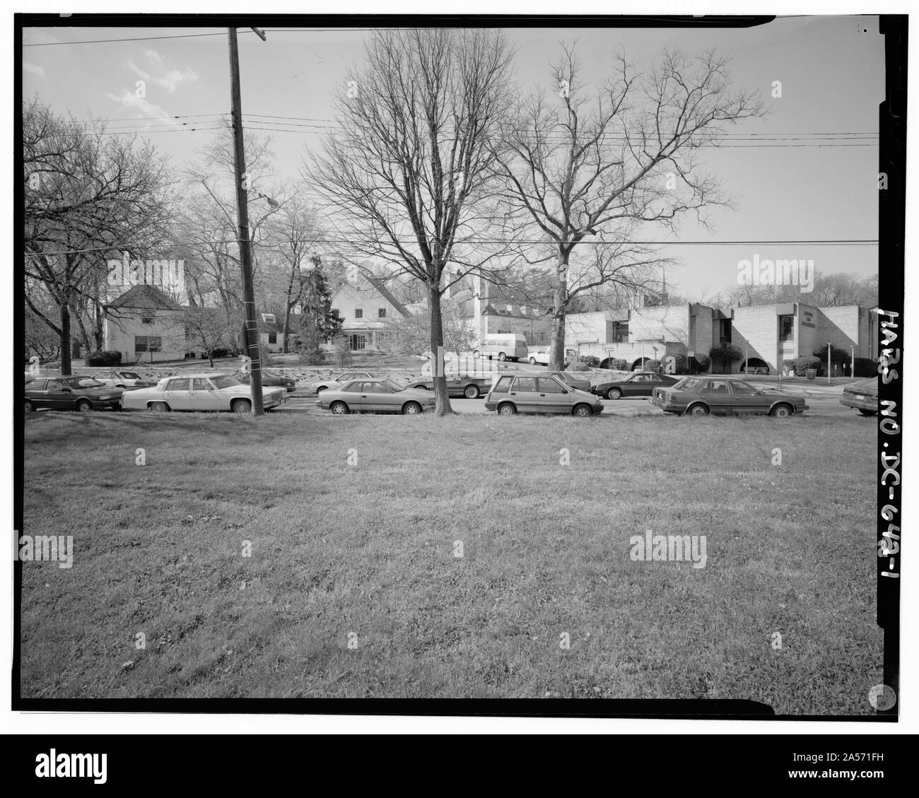 Vue sud-ouest, le paysage de rue montrant 1930 façade nord-est et le bâtiment 1968 Banque D'Images