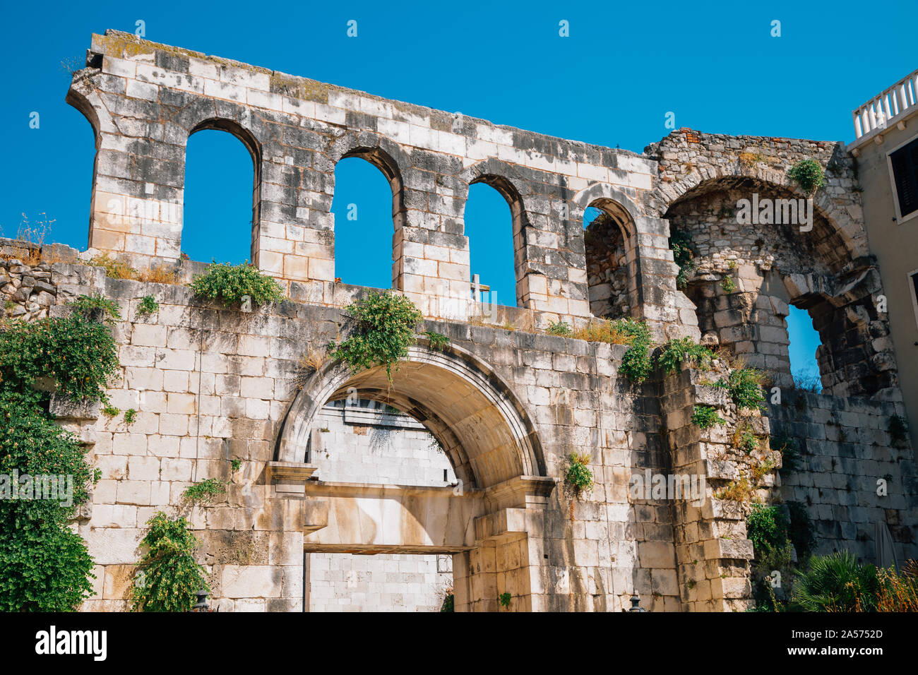 Porte d'argent du palais de Dioclétien à Split, Croatie Photo Stock - Alamy