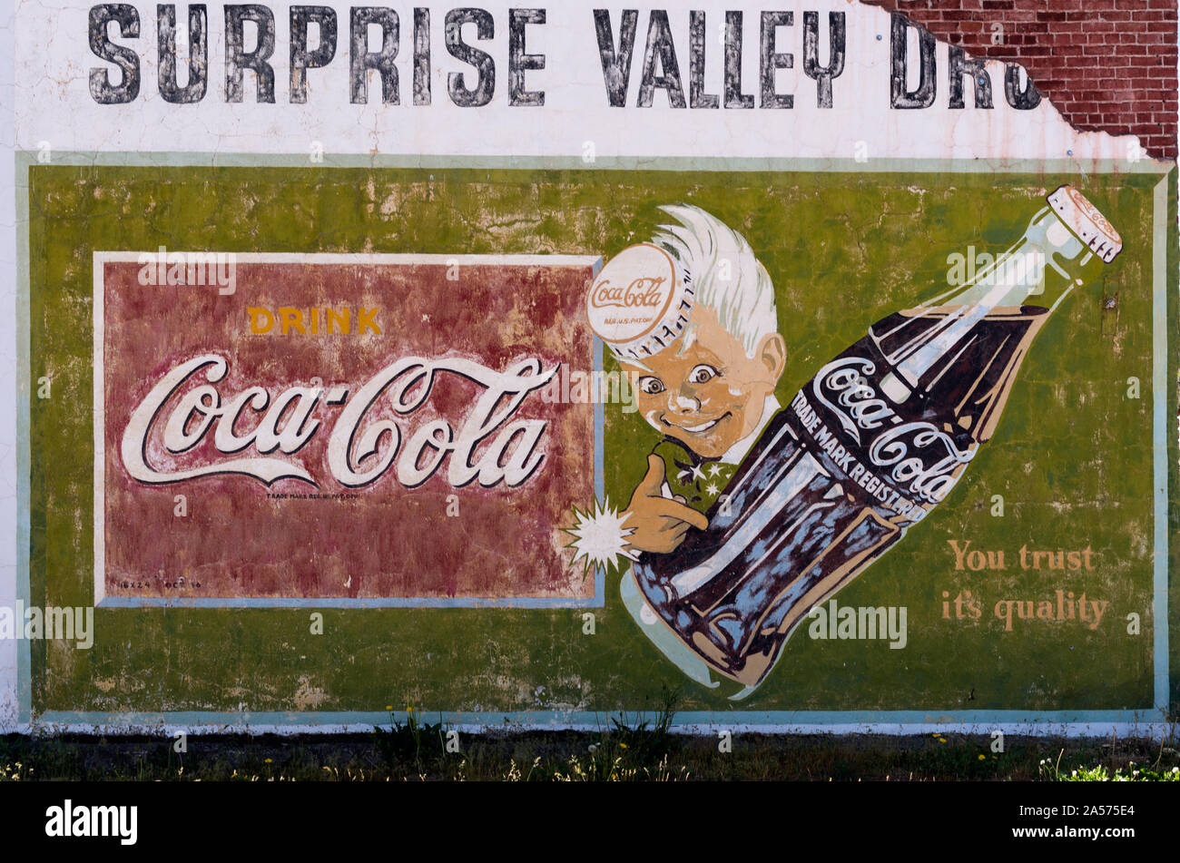 Coca-Cola Vintage sign in Cedarville, California Banque D'Images