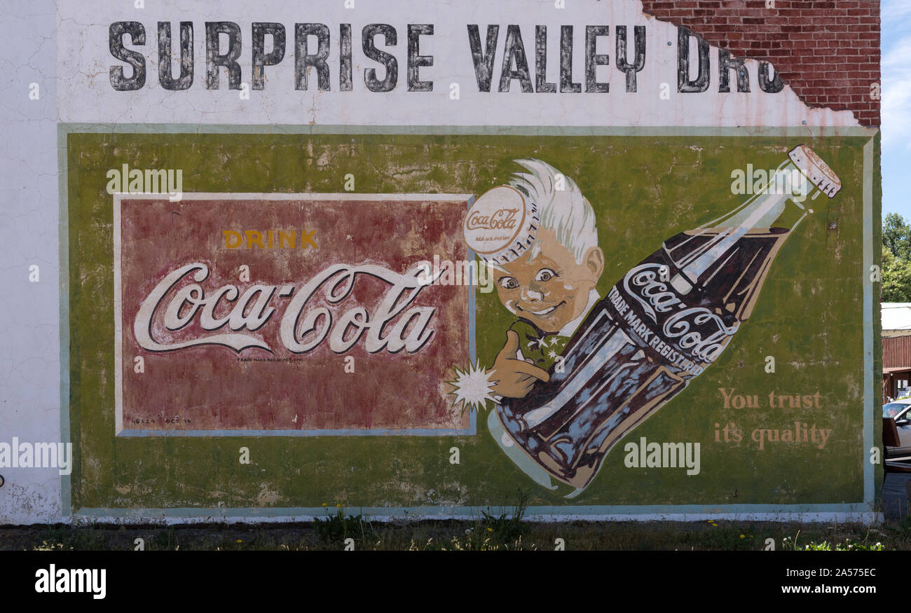 Coca-Cola Vintage sign in Cedarville, California Banque D'Images