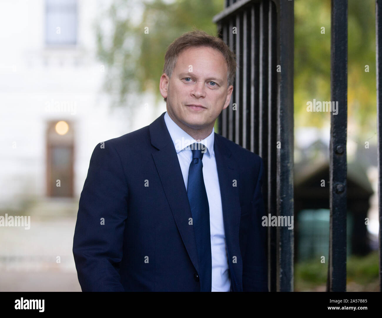 Downing Street, London, UK. 18 Oct 2019. Grant Schapps, Secrétaire d'État aux Transports, arrive pour la réunion du cabinet le jour avant le grand Brexit vote au Parlement. Credit : Tommy Londres/Alamy Live News Banque D'Images