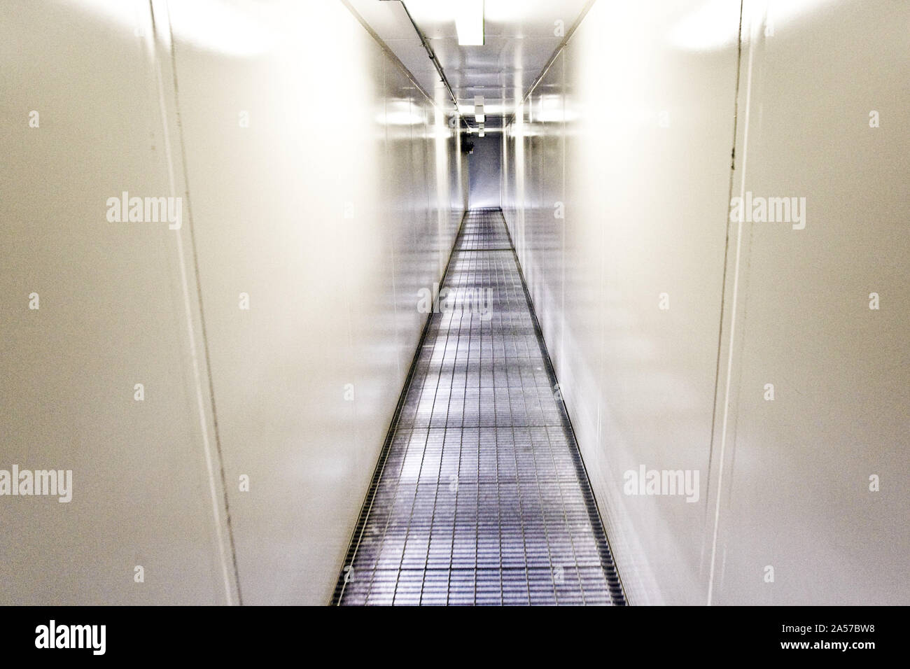 Callaway Comté, Missouri, États-Unis. Mar 23, 2011. Une promenade sur le toit était jointe pour plus de sécurité et d'accessibilité se connecte à l'éolienne prix à l'usine Callaway Réacteur nucléaire le Mercredi, Mars 23, 2011 à Callaway Comté (Missouri). © 2011 Patrick T Fallon Crédit : Patrick Fallon/ZUMA/Alamy Fil Live News Banque D'Images