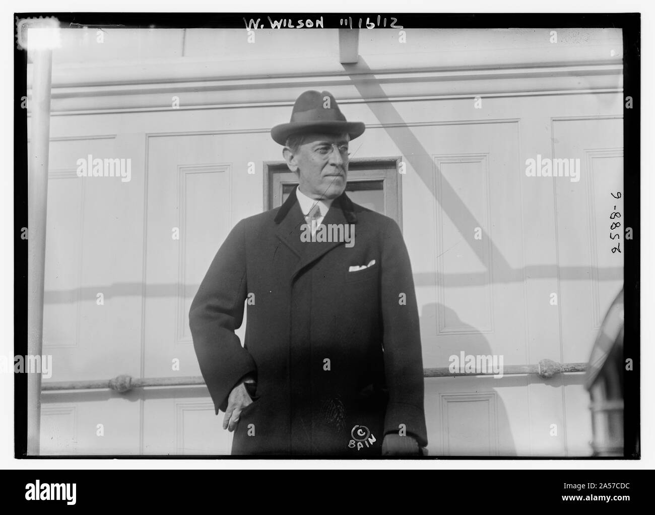 O. Wilson, 11/16/12, 1/2 w pardessus et chapeau. Banque D'Images