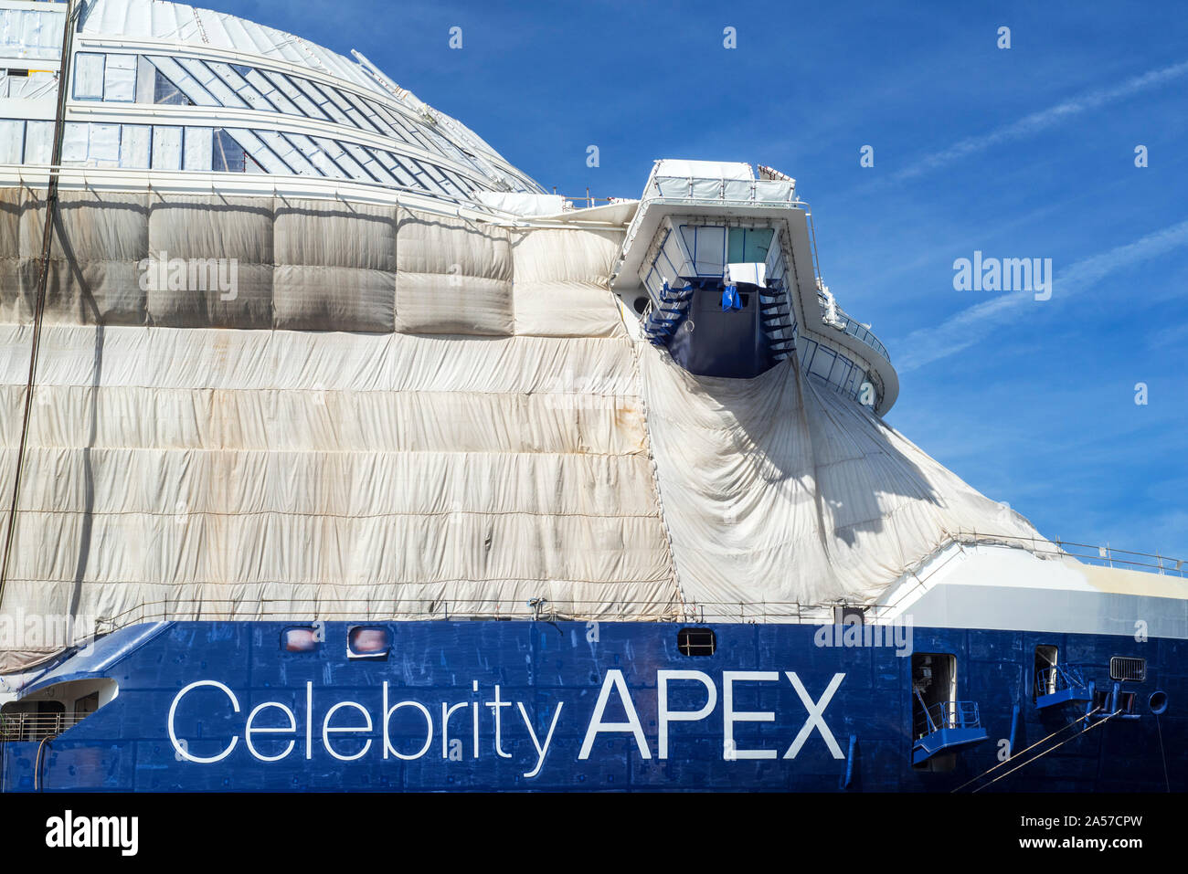 La construction de l'APEX Celebrity Cruise ship at les chantiers de l'Atlantique, chantier naval dans le port de Saint-Nazaire, Loire-Atlantique, France Banque D'Images
