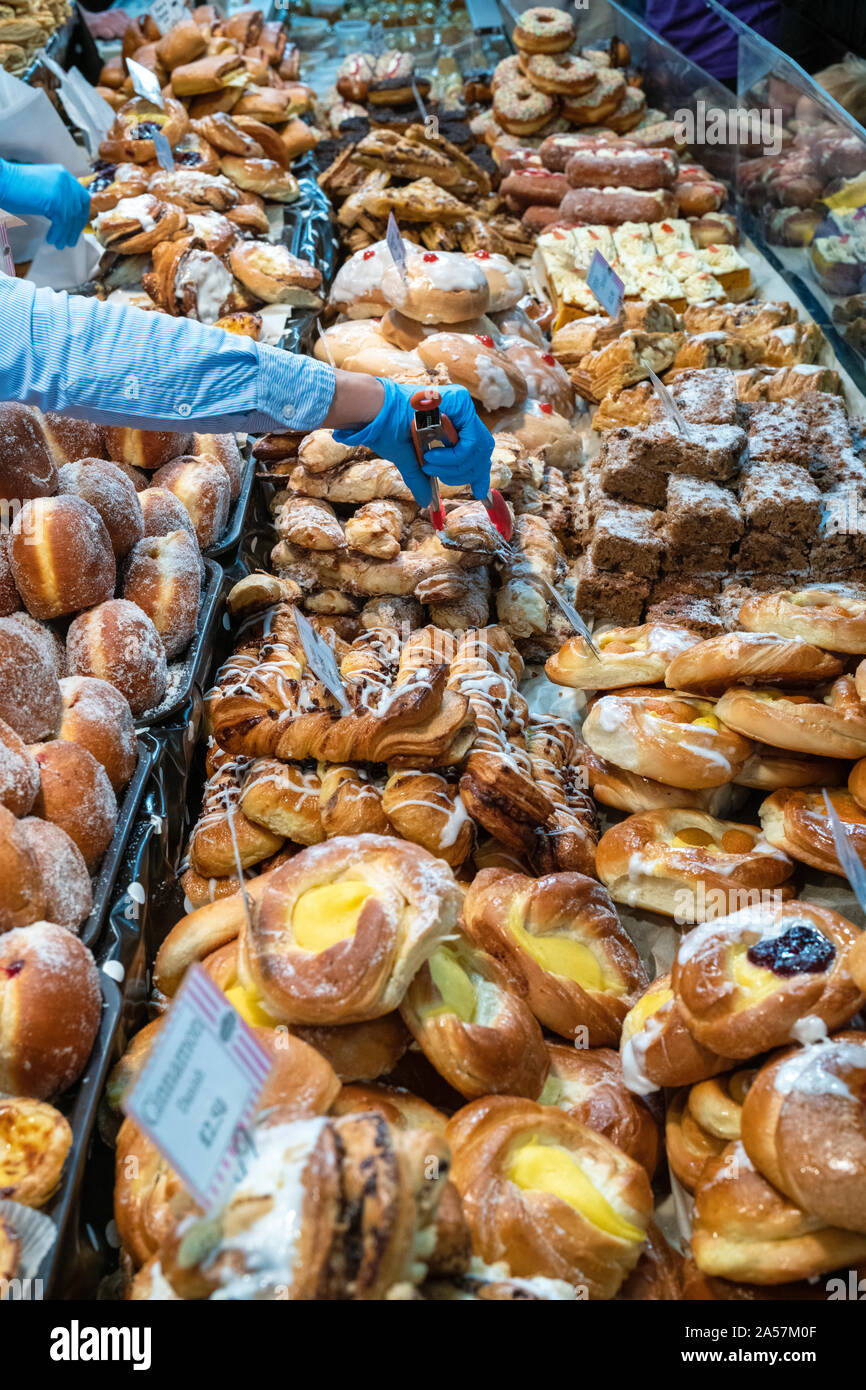 La pâtisserie stalle lors d'un spectacle d'été. ROYAUME-UNI Banque D'Images