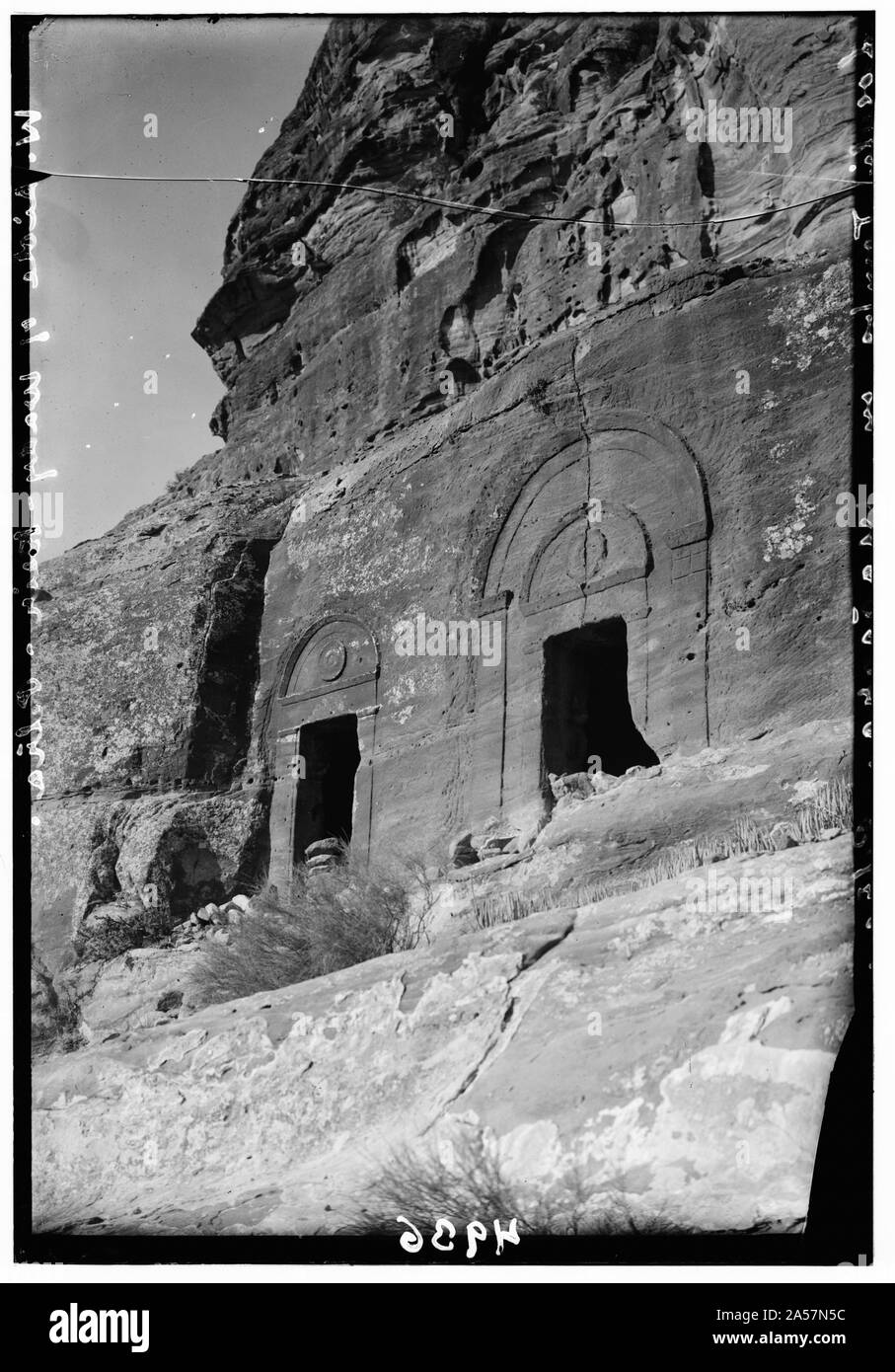 Oued ed-D r. Petra. Tombes voûtées surmontée dans l'Oued ed-D r. Côté ouest de l'extrémité inférieure de la vallée Banque D'Images