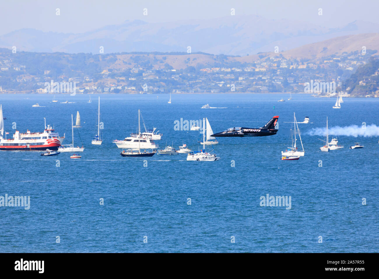 Aero L-39 Albatros de l'équipe civile d'affichage acrobatique "Patriots Jet Team" se produit lors du spectacle aérien de la semaine de la flotte de San Francisco 2019. Banque D'Images