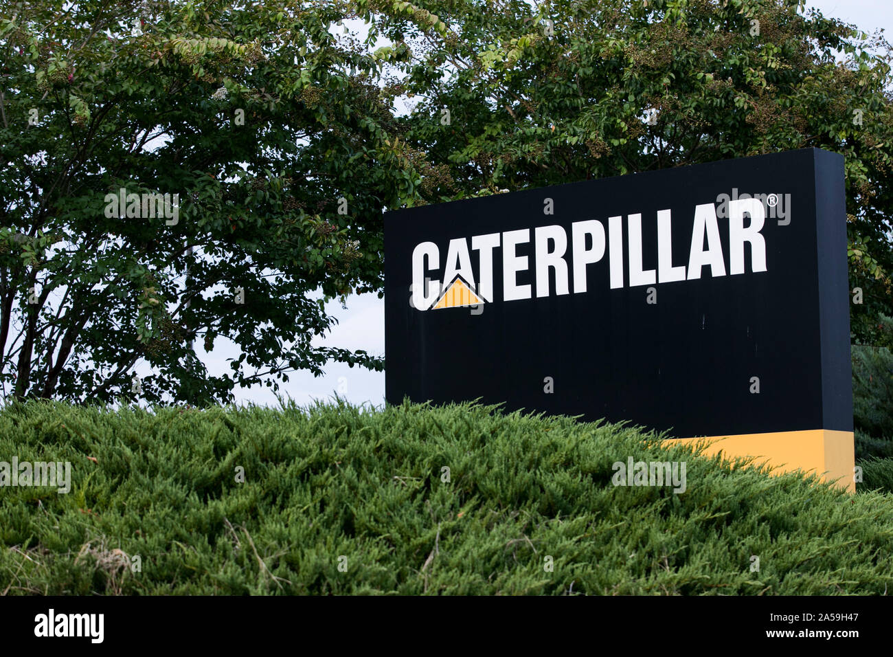 Un logo affiche à l'extérieur d'un établissement occupé par Caterpillar, Inc., dans la région de Winston-Salem, Caroline du Nord le 14 septembre 2019. Banque D'Images