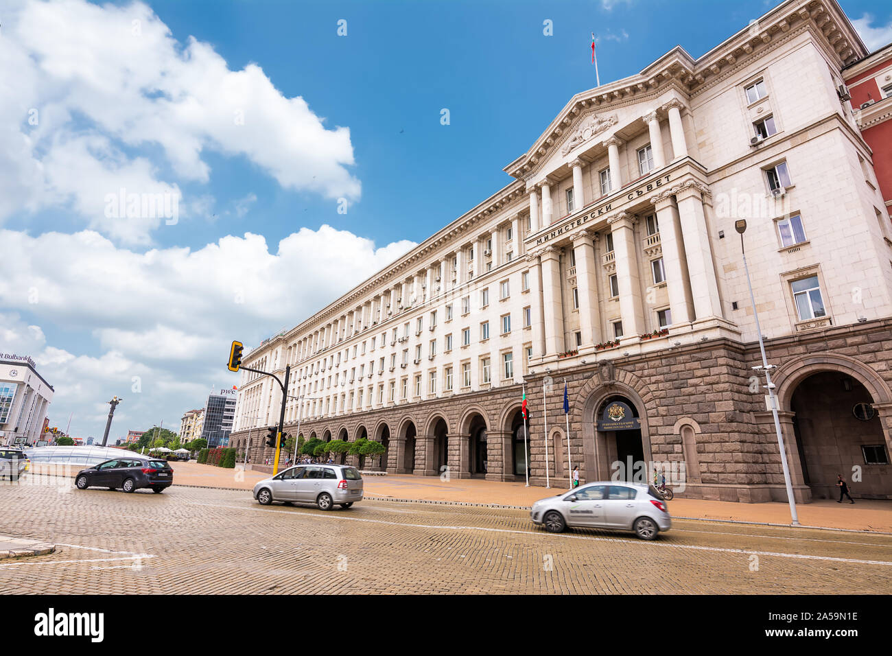 Sofia, Bulgarie - 25 juin 2019 : Palais du Conseil de ministres à Sofia un jour normal Banque D'Images