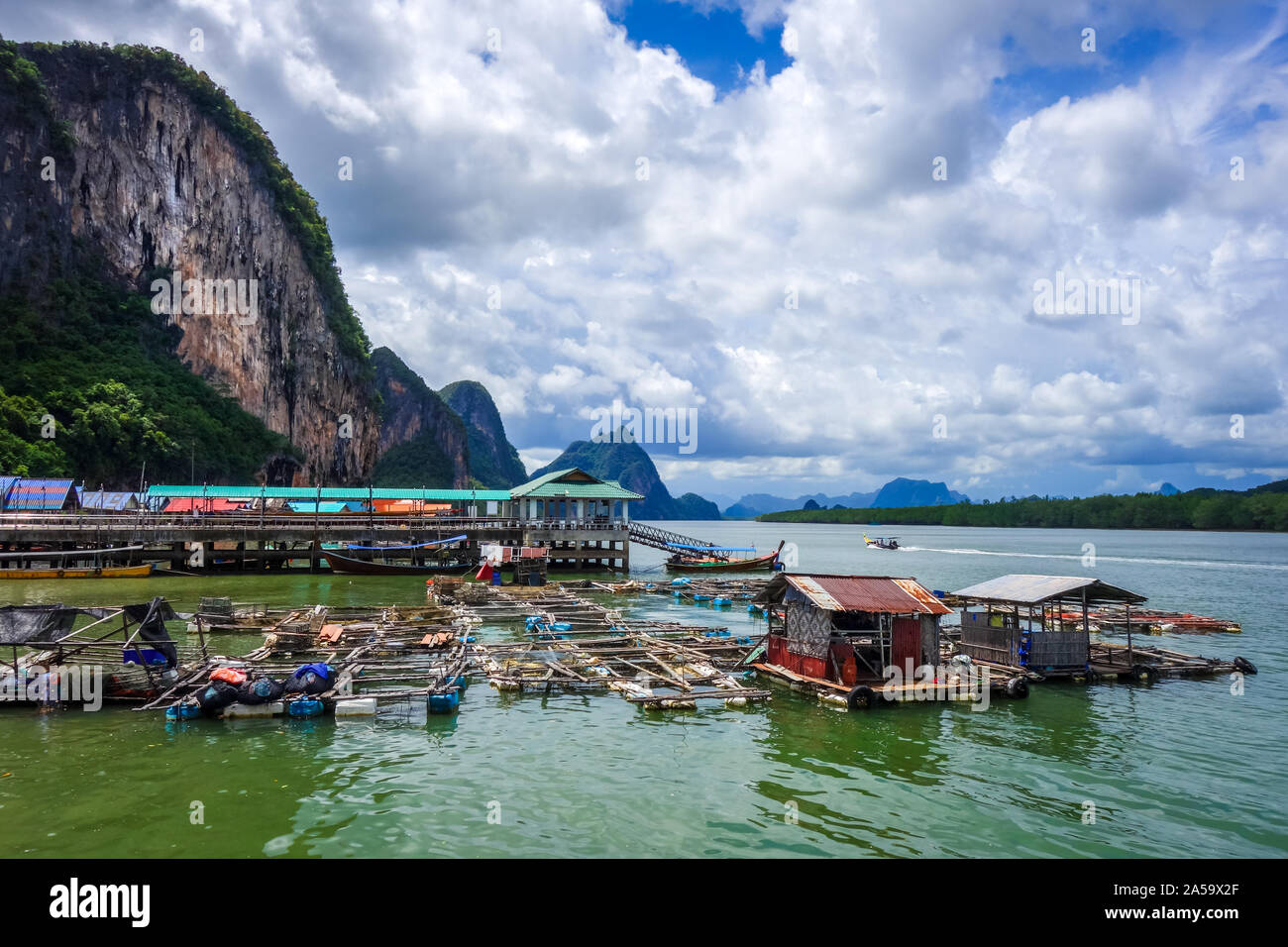Koh Panyi village de pêcheurs dans la baie de Phang Nga, Thaïlande Banque D'Images