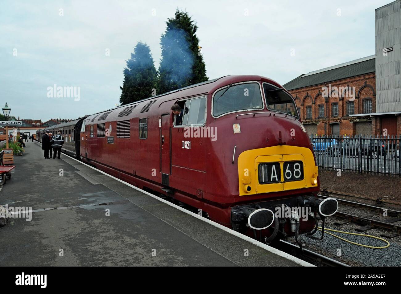 Navire de British Railways locomotives classe 'Greyhound' en attente de quitter la plate-forme à Kidderminster, Severn Valley Railway station Banque D'Images