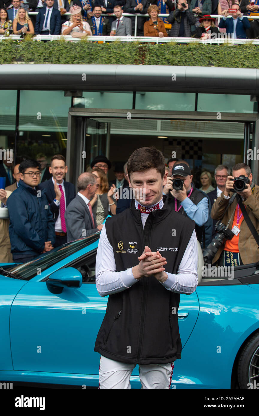 QIPCO Champions de la journée, l'hippodrome d'Ascot, Ascot, Berkshire, Royaume-Uni. 19 octobre, 2019. Oisin Murphy est couronné champion Jockey 2019 Télévision. Credit : Maureen McLean/Alamy Live News Banque D'Images