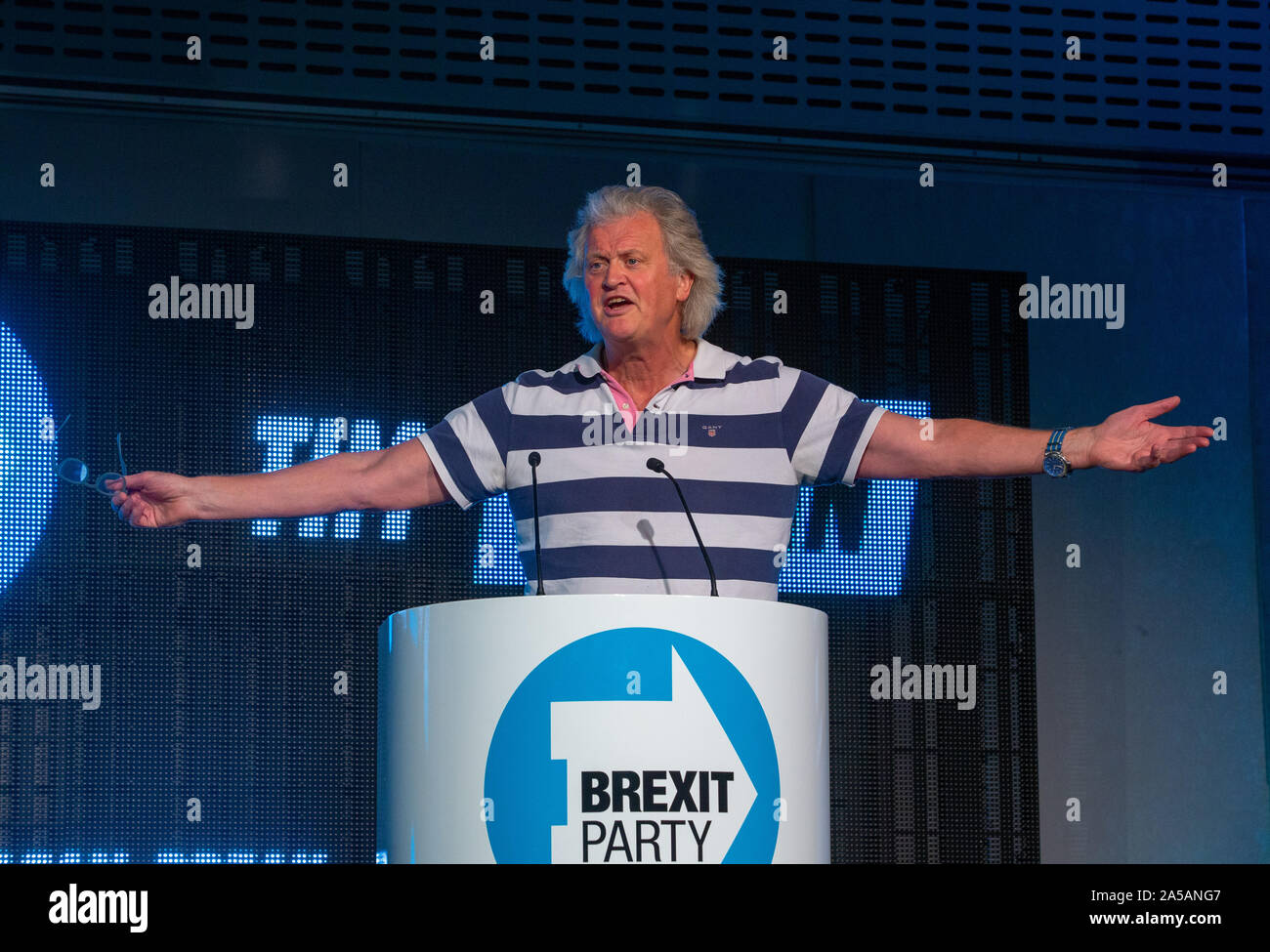Tim Martin, fondateur de Wetherspoon et critique de l'Union européenne, traite d'un Brexit partie rallye. Banque D'Images