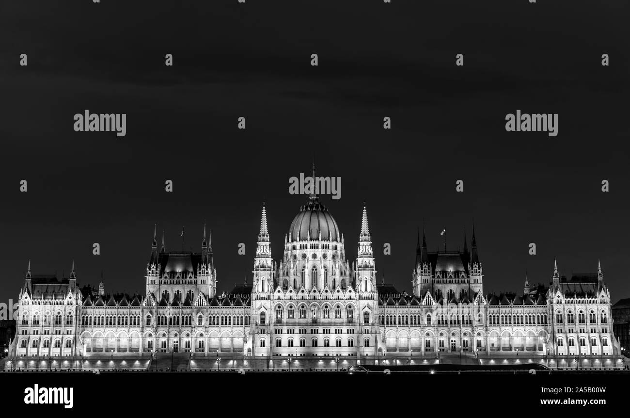 Le Parlement Building at night, Budapest, Hongrie Banque D'Images
