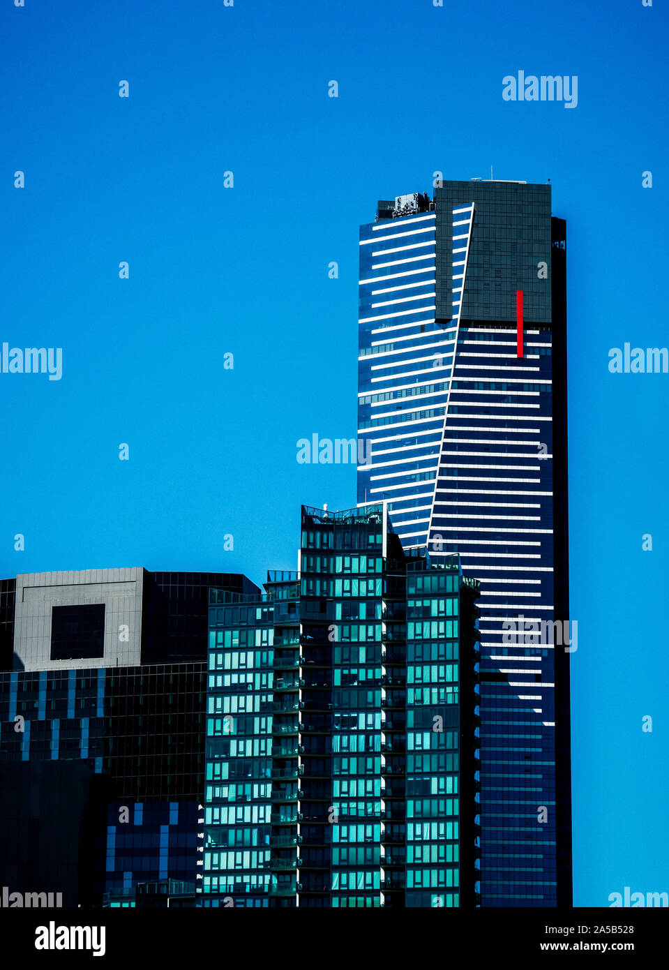 Le sommet de la Tour Eureka dans de Southbank à Melbourne, Victoria, Australie. L'Eureka Tower est le plus haut bâtiment de Melbourne (depuis 2006) sta Banque D'Images