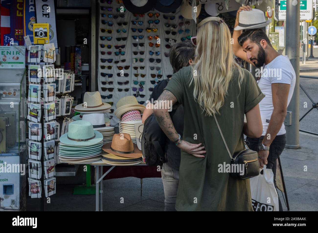 Madrid, Espagne, 27 septembre 2019. Vue d'un chapeau magasin en place de Cibeles, Madrid, Espagne. Credit : Enrique Davó Banque D'Images