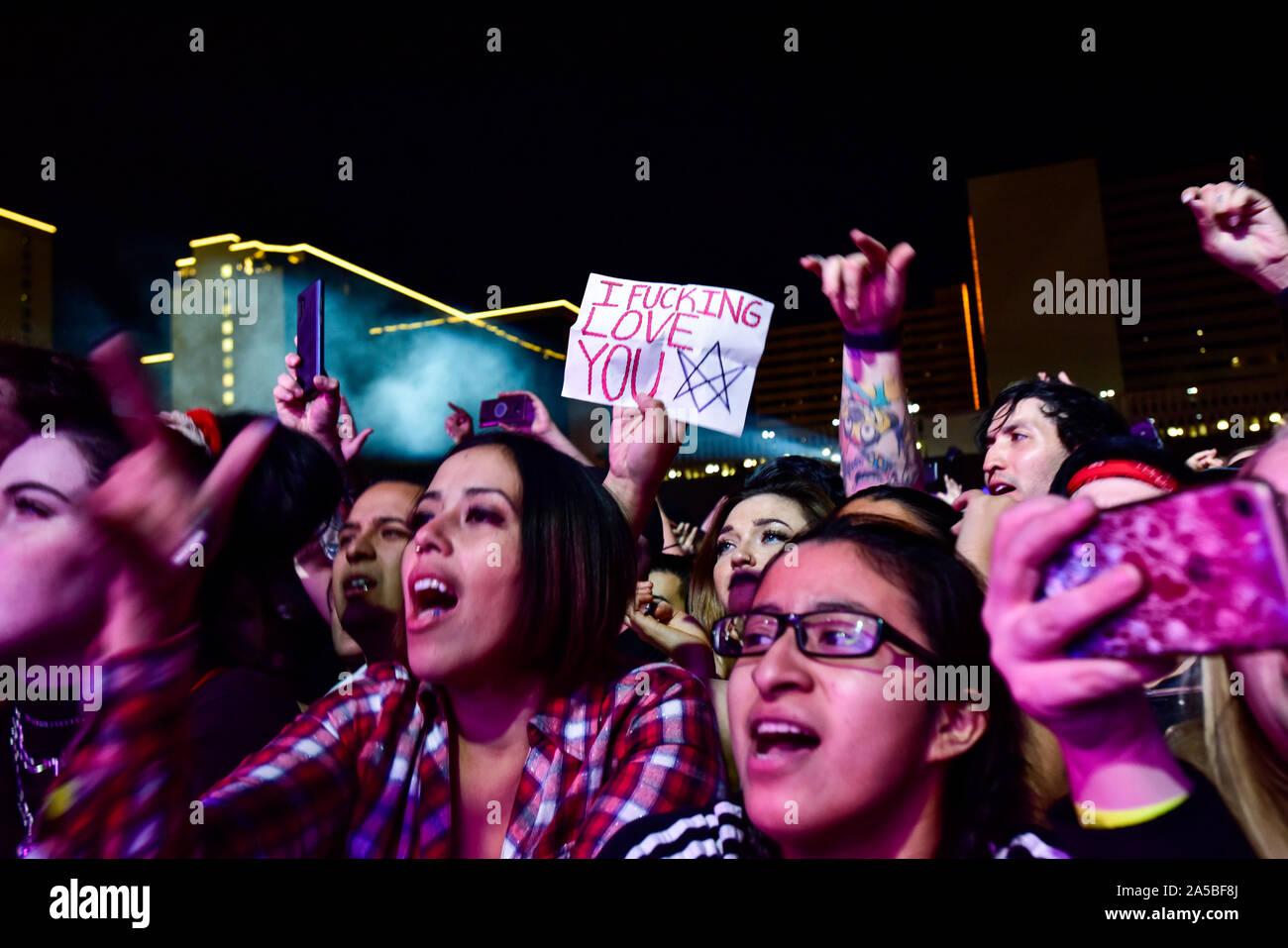 Las Vegas, Nevada, le 18 octobre 2019 - Concert foule à la troisième édition annuelle de Las Stique heavy metal music festival tenu à la Centre-ville de Las Vegas Events Center. Crédit de photo : Ken Howard Images Banque D'Images