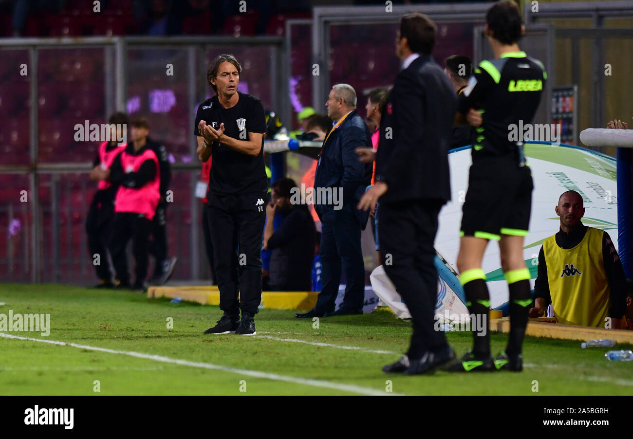 Napoli, Italie. 19 Oct, 2019. Il tecnico de Bénévent Pippo Inzaghiduring Bénévent contre Pérouse, soccer italien Serie B Championnat Hommes en Benevento, Italie, le 19 octobre 2019 - LPS/Andrea DÃ'Â'Amico Crédit : Andrea DÃ'Â'Amico/fil LPS/ZUMA/Alamy Live News Banque D'Images