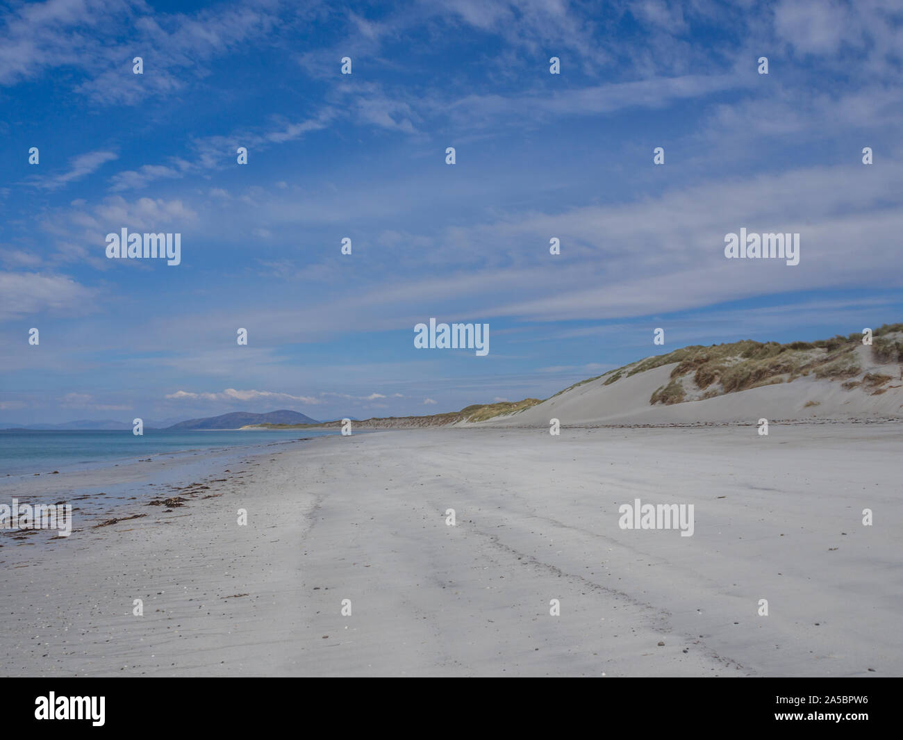 Amazing beach sur berneray dans les Hébrides extérieures, qui a été pris pour la Thaïlande beach par office du tourisme thaïlandais blue sky miles de sable uk Banque D'Images