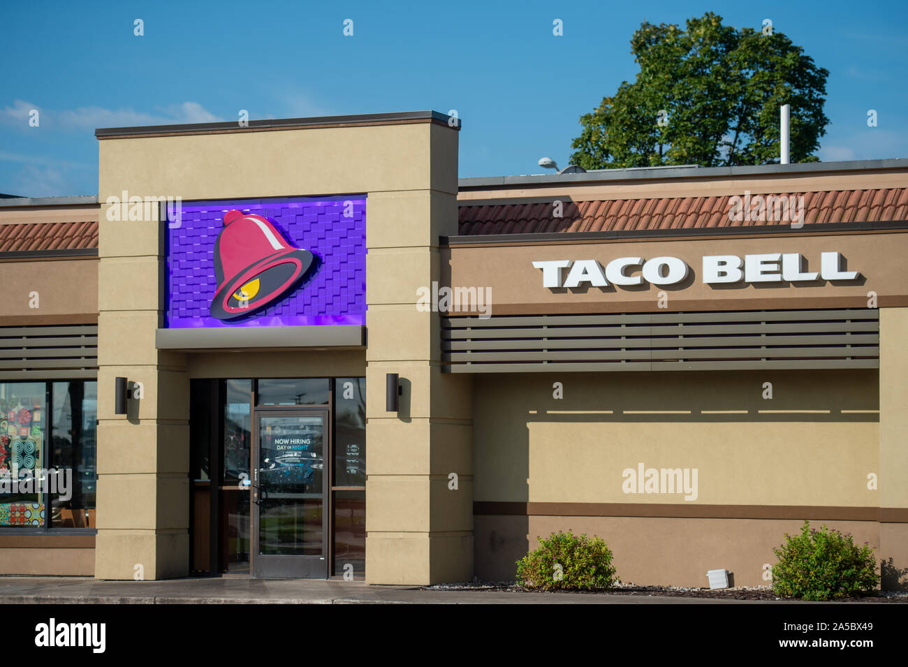 Winneconne, WI - 24 septembre 2019 : une chaîne de restauration rapide Taco Bell entrée. Banque D'Images