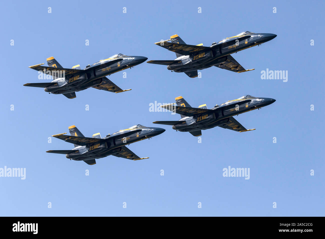 Blue Angels F-18 Hornet en formation diamant pendant une semaine San Francisco 2019 démonstration en vol de la flotte. Banque D'Images