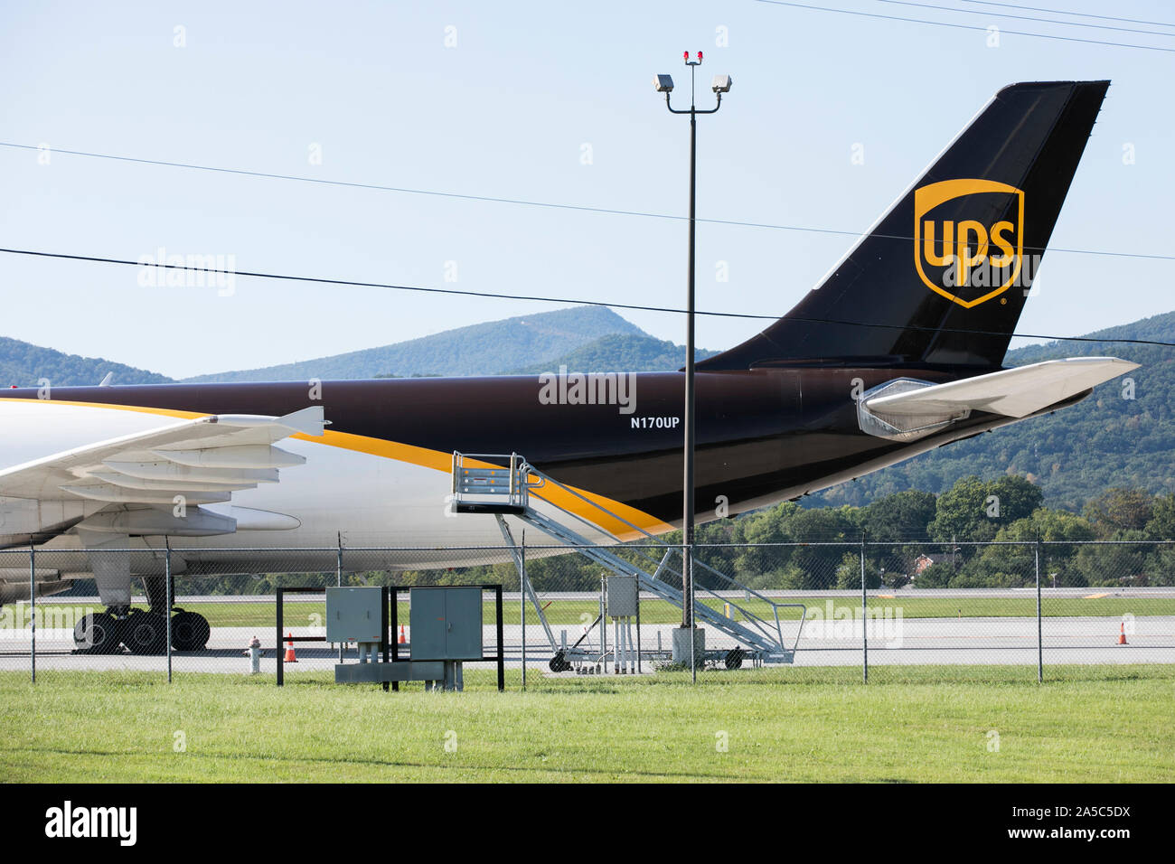 Un UPS (United Parcel Service) Airlines Airbus A300 avion cargo à Roanoke, Virginie le 15 septembre 2019. Banque D'Images