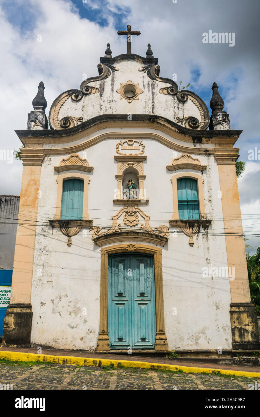 Igarassu, Brésil - Circa 2019 Août : Capela de Nossa Senhora do Livramento, Eglise construite au 18ème siècle dans le centre historique d'Igara Banque D'Images