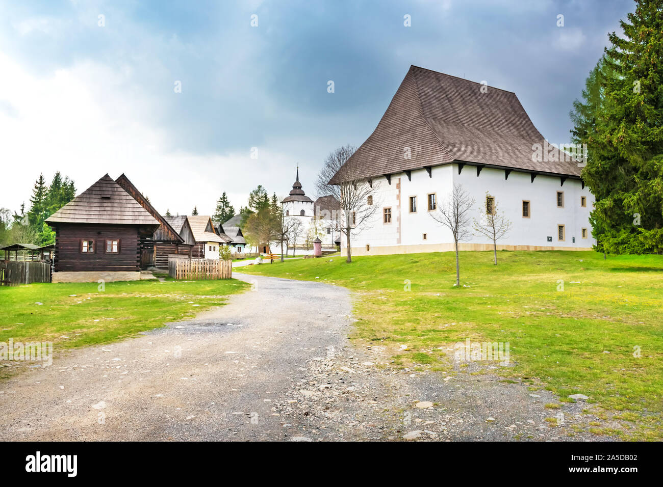Une promenade à travers les villages traditionnels dans la région de Liptov Pribylina (Slovaquie) Banque D'Images