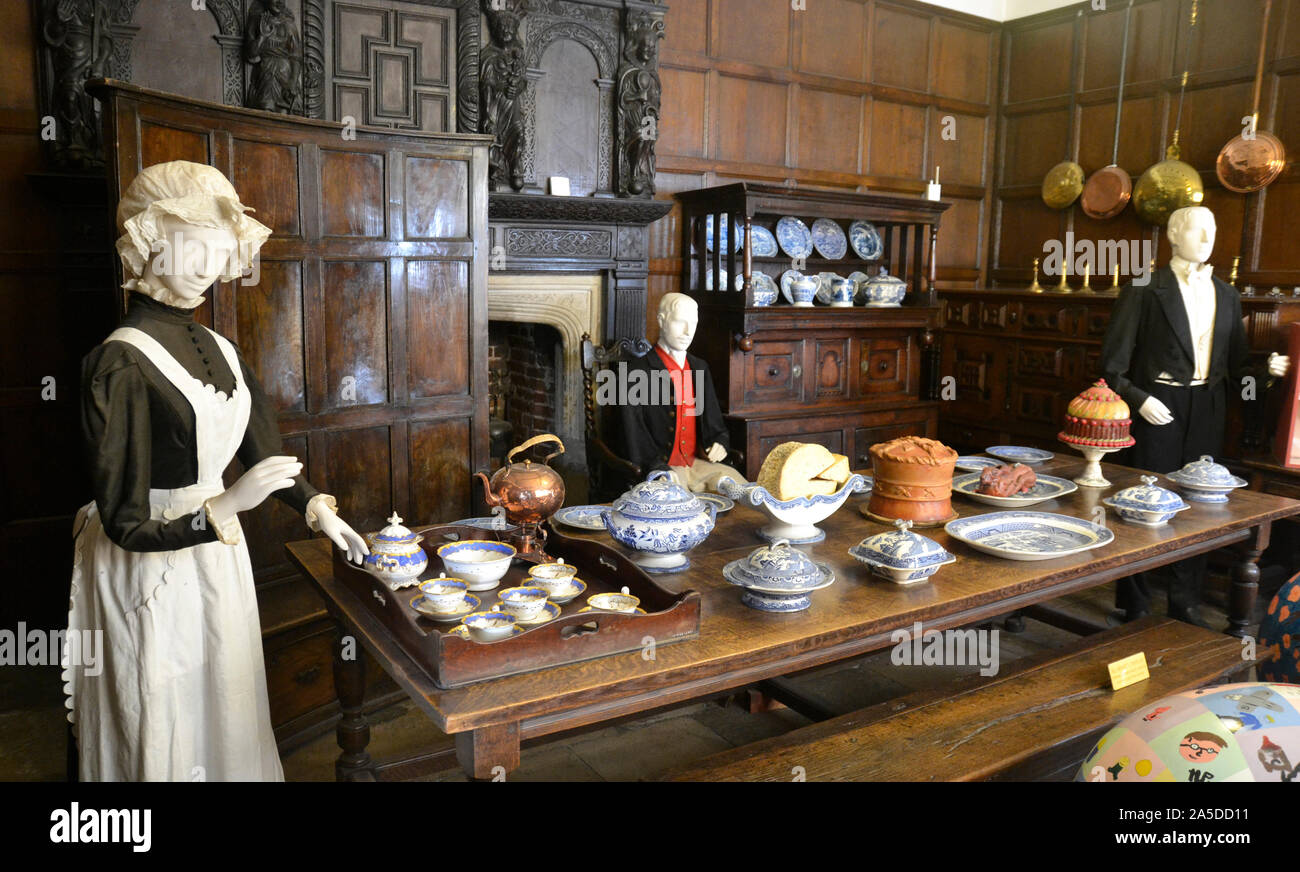 Les serviteurs' Hall à l'intérieur de Christchurch Mansion, Ipswich, Suffolk, UK. Il est maintenant un musée, ouvert au public. Banque D'Images