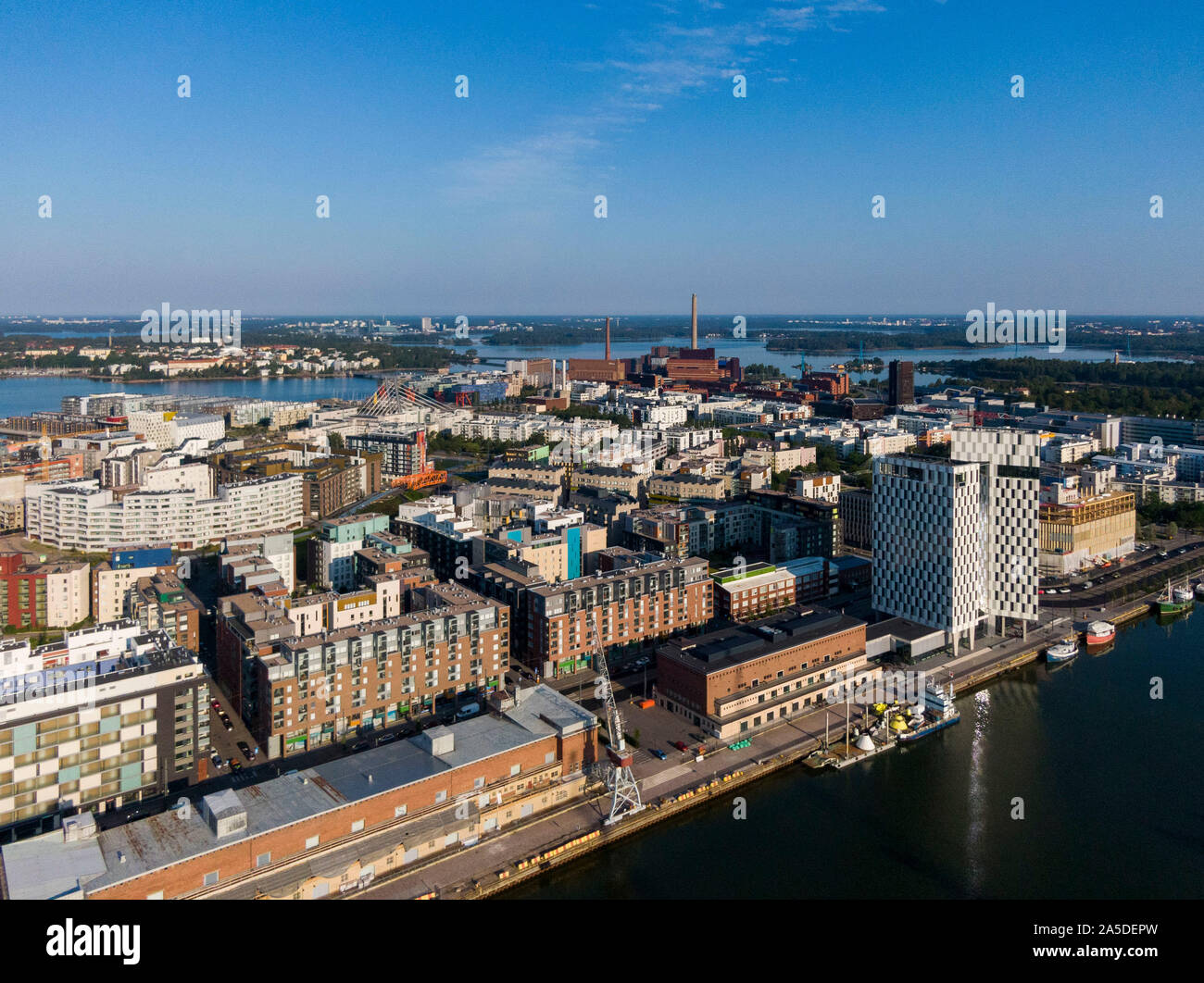 Vue aérienne de Jatkasaari, un quartier urbain moderne à Helsinki Banque D'Images