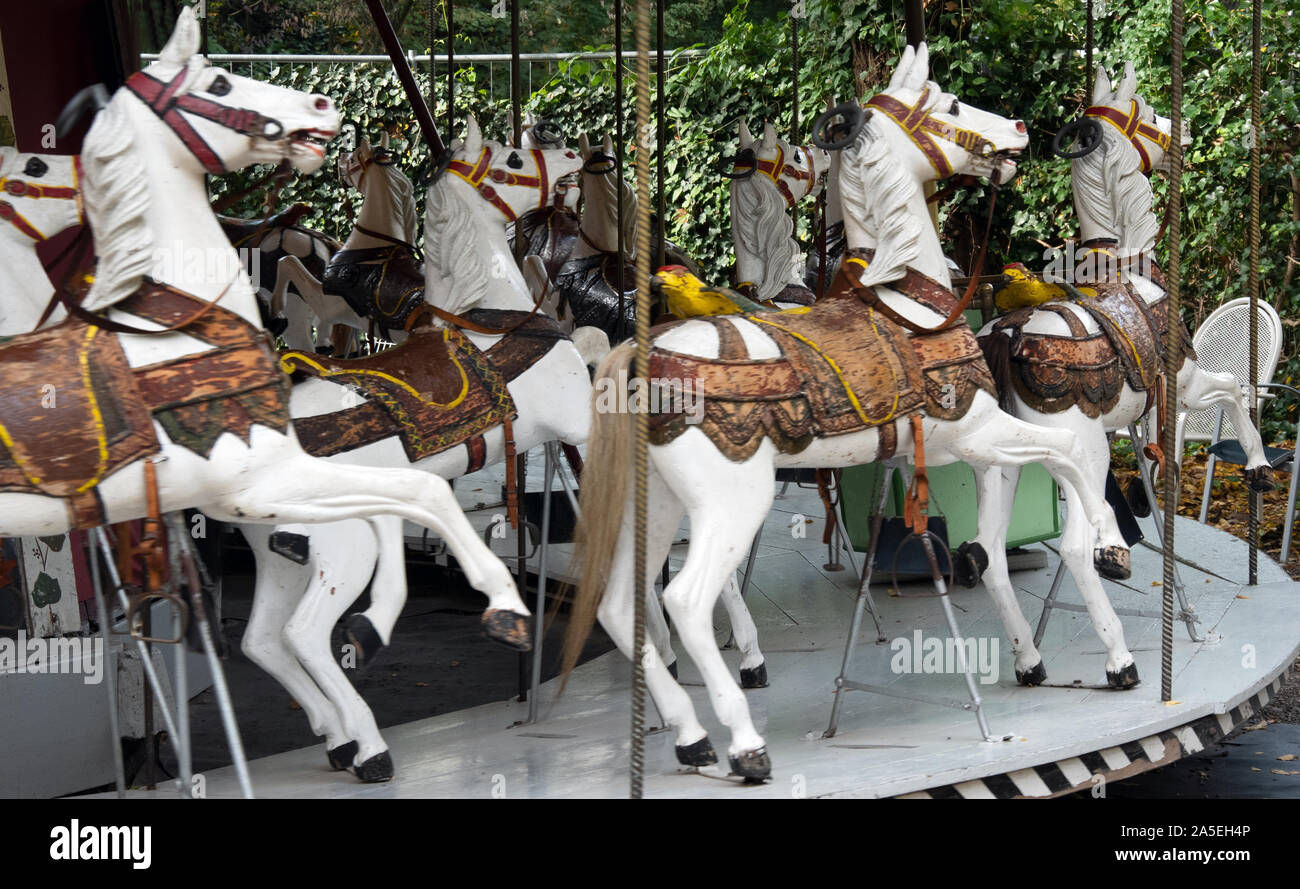 Carrousel pour enfants des années 50 Banque D'Images