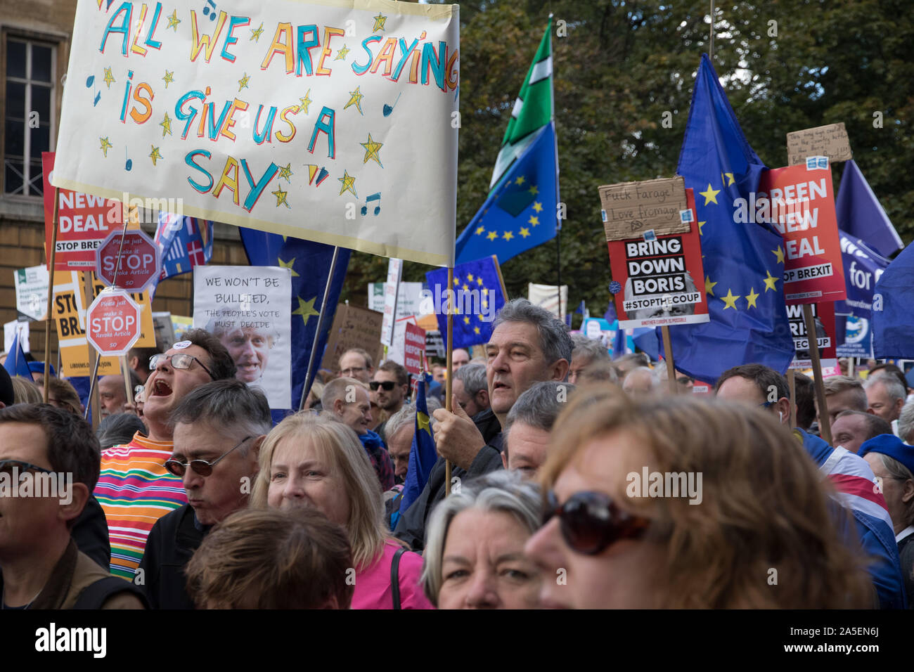 Westminster, Londres 19 octobre 2019. Peuples autochtones partisans vote la demande de confirmation de mars un référendum sur l'UK a décidé de quitter l'UE Banque D'Images