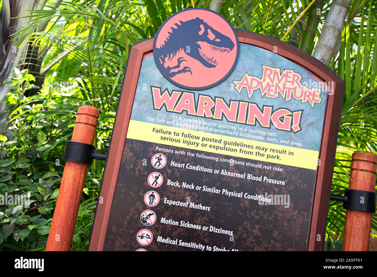River Adventure, Jurassic Ride Panneau d'avertissement, les conditions
