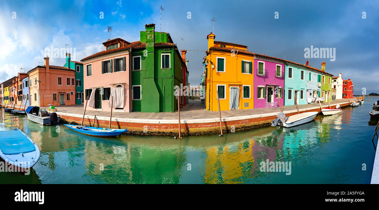 Maisons colorées de Burano, Venise Banque D'Images