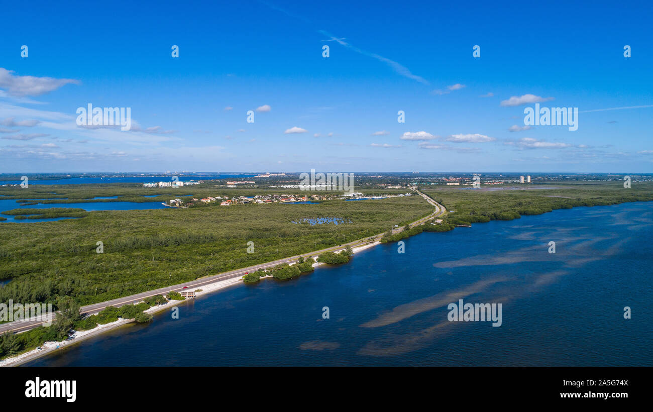 L'île de Sanibel Causeway menant de Punta Rassa de Fort Myers pour les plages de Sanibel et Captiva Banque D'Images