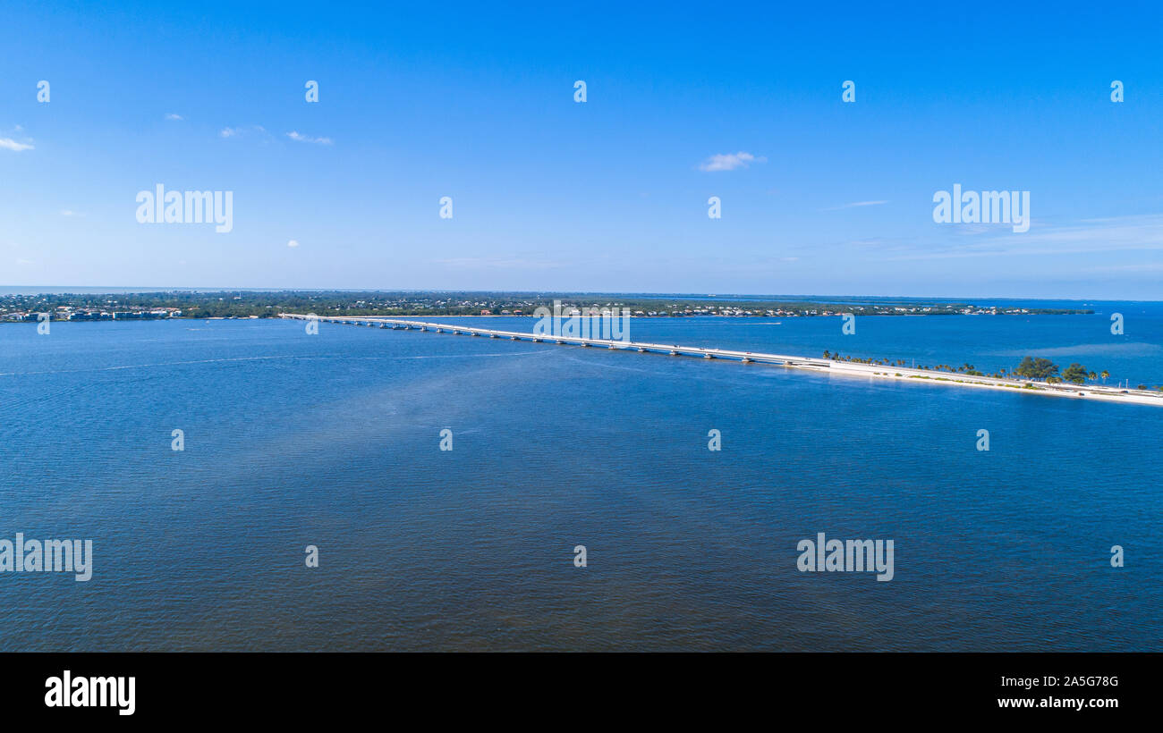 L'île de Sanibel Causeway menant de Punta Rassa de Fort Myers pour les plages de Sanibel et Captiva Banque D'Images