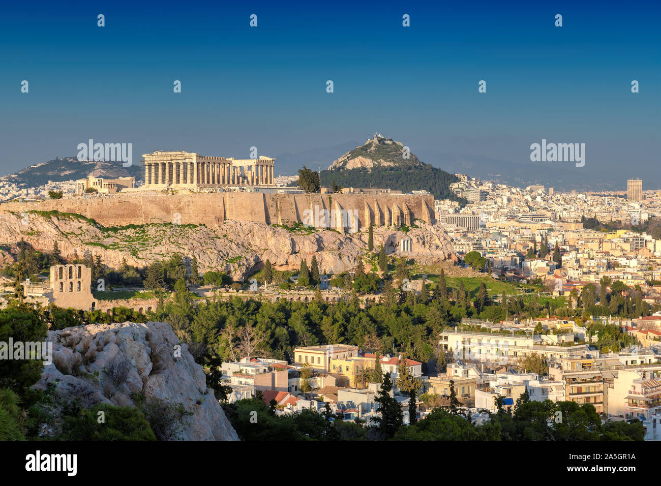 Le temple du Parthénon dans Acropole d'Athènes au coucher du soleil, Athènes, Grèce. Banque D'Images