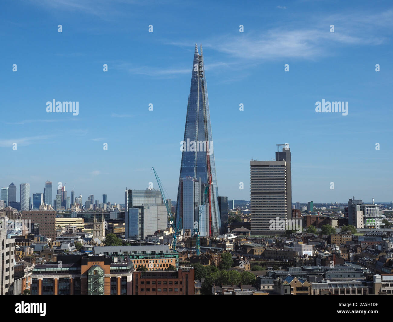Londres, UK - circa 2019 SEPTEMBRE : Le gratte-ciel Shard conçu par l'architecte italien Renzo Piano, c'est le plus haut bâtiment de la ville Banque D'Images