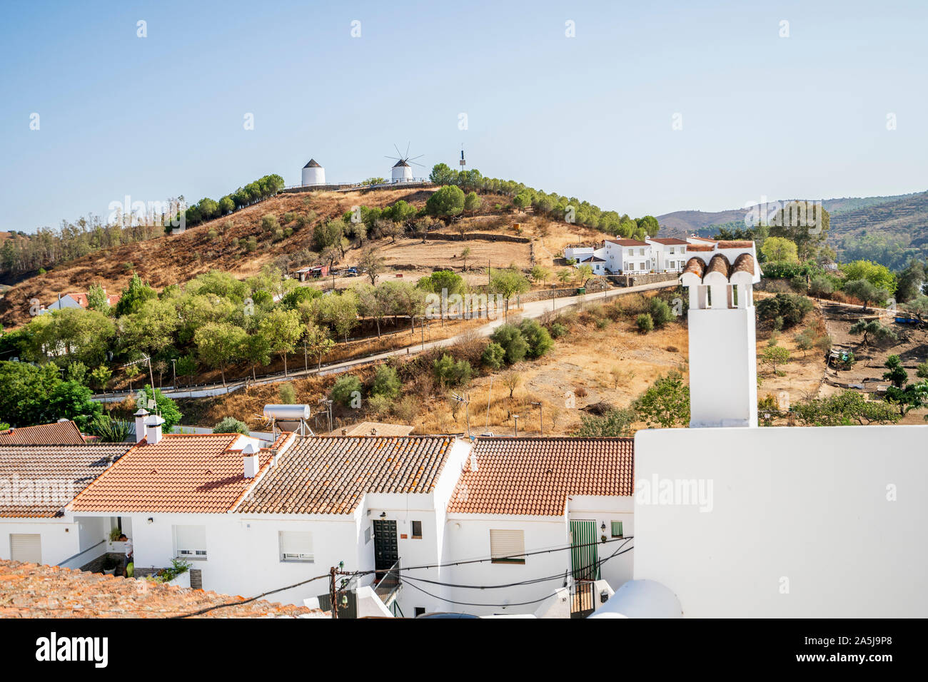 Moulins à vent restauré à Sanlucar de Guadiana, ville frontière en Andalousie, Espagne Banque D'Images