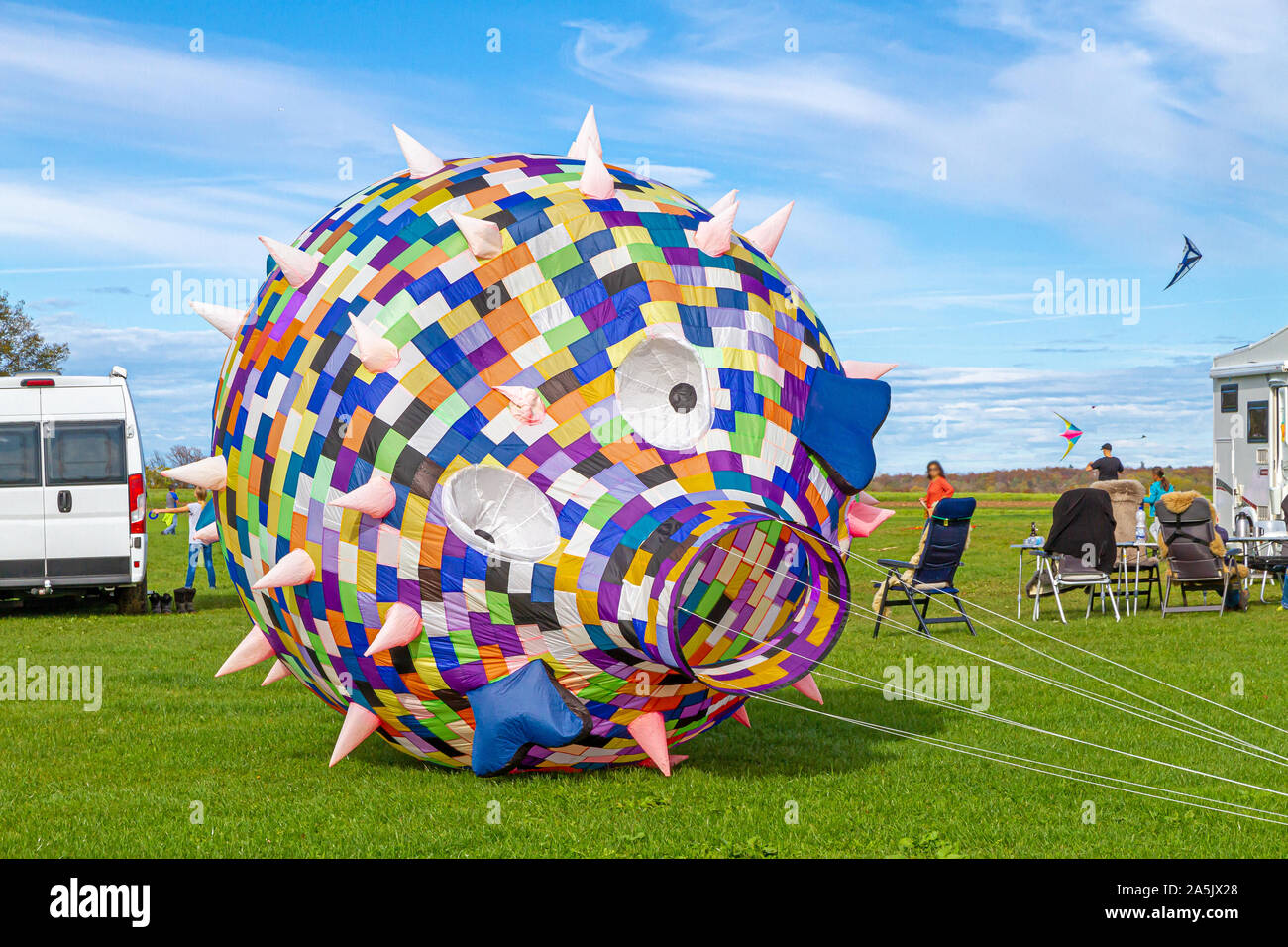 3D colorée fisch, blowfish sur le kite festival dans swabin Hülben, alpes. Banque D'Images