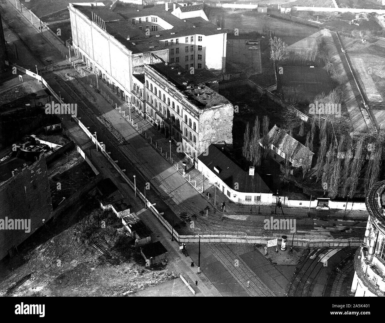 11/22/1961 - Vue Aérienne - Mur de Berlin Stresseman Strasse au sud-est de la Potsdamer Platz Banque D'Images
