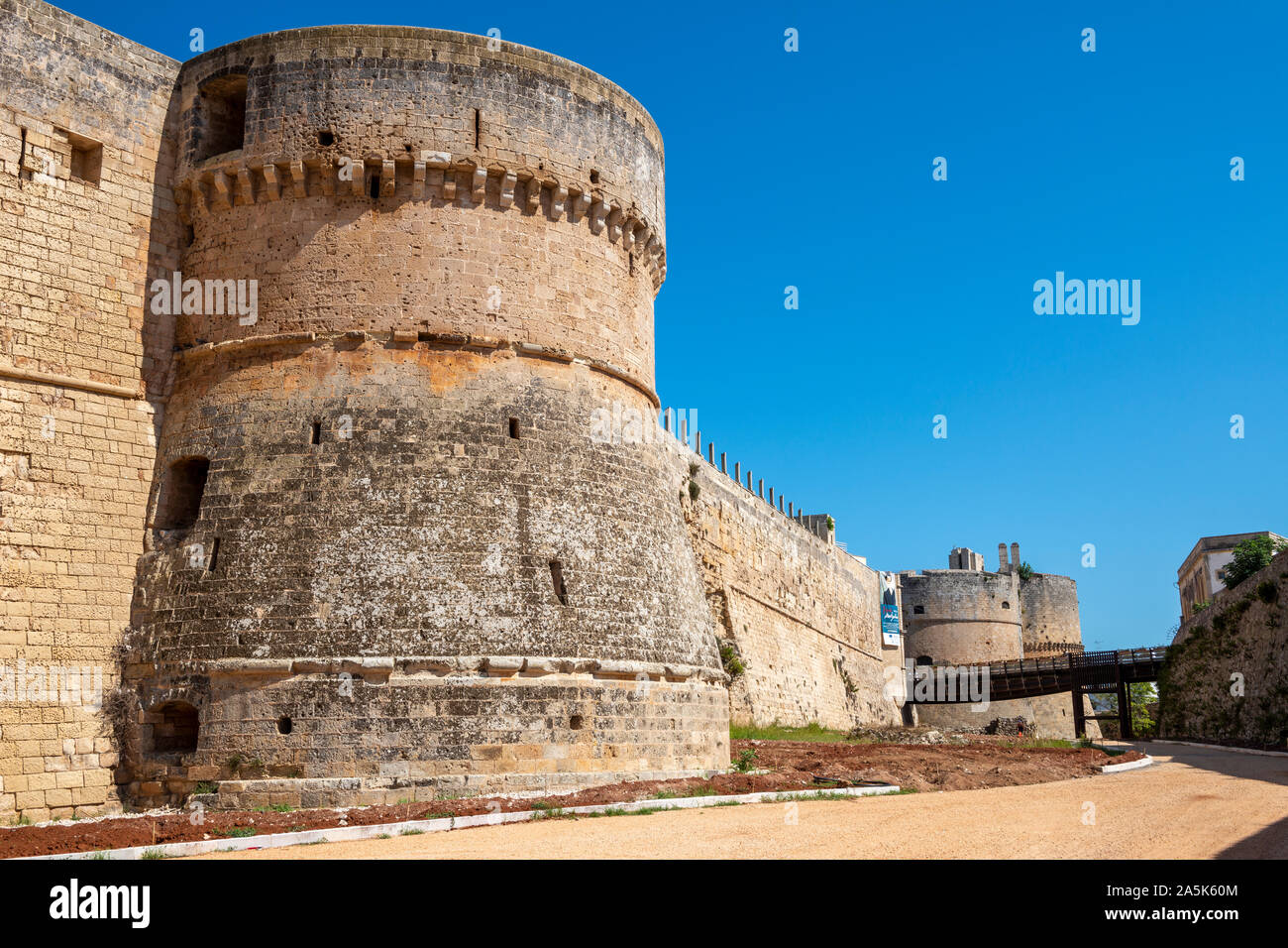 Remparts et tours dans Otranto, Pouilles (Puglia) dans le sud de l'Italie Banque D'Images