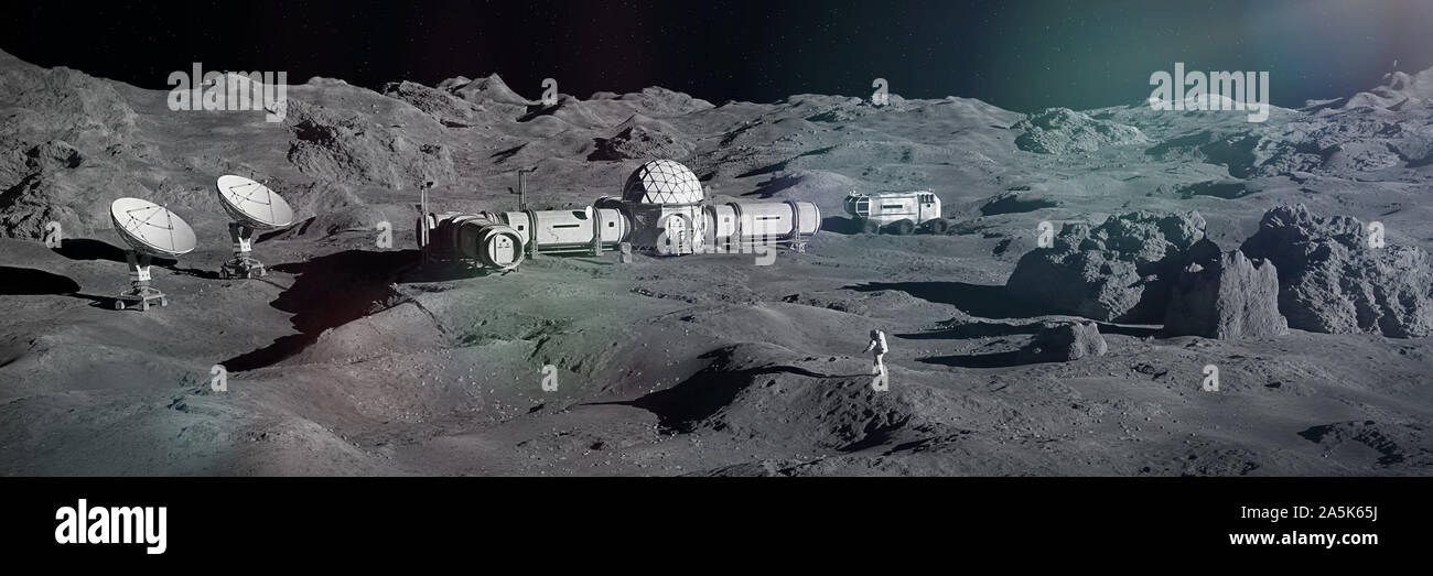 Astronaute sur la surface de la Lune, paysage lunaire avec une base permanente Banque D'Images