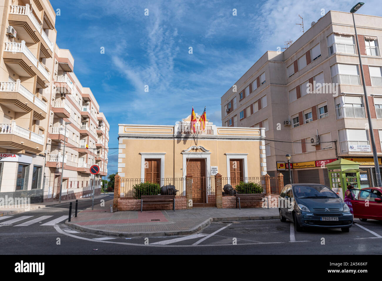 Comunidad de Regantes El Porvenir building La Marina dans la province d'Alicante, sur la Costa Blanca espagnole par la mer Méditerranée. L'avenir de la communauté Banque D'Images