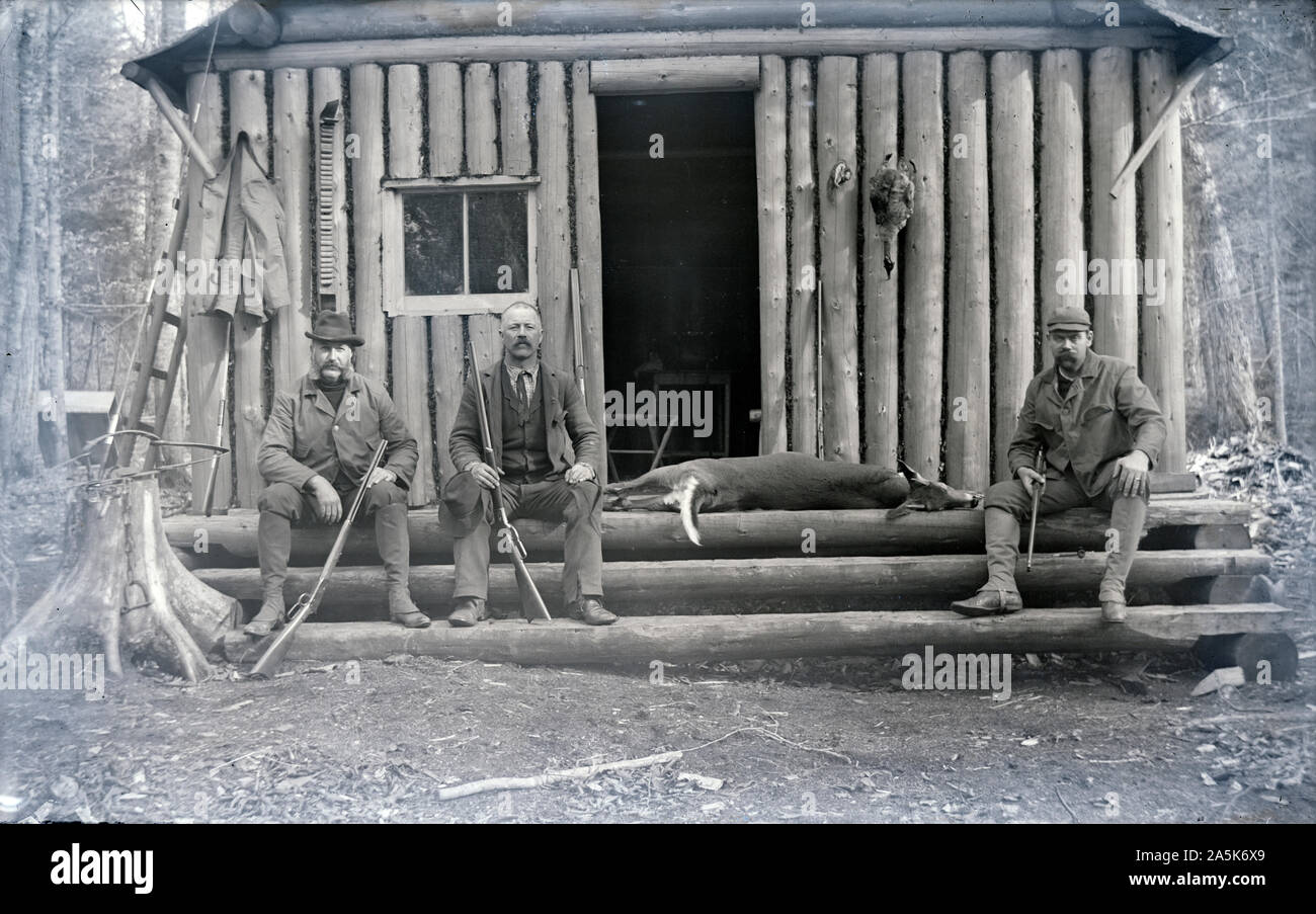Photographie Ancienne vers 1900, avec légende originale, "Lac Scraggly Down East - près de Carrol, Maine" en comté de Penobscot. SOURCE : négatif photographique originale Banque D'Images