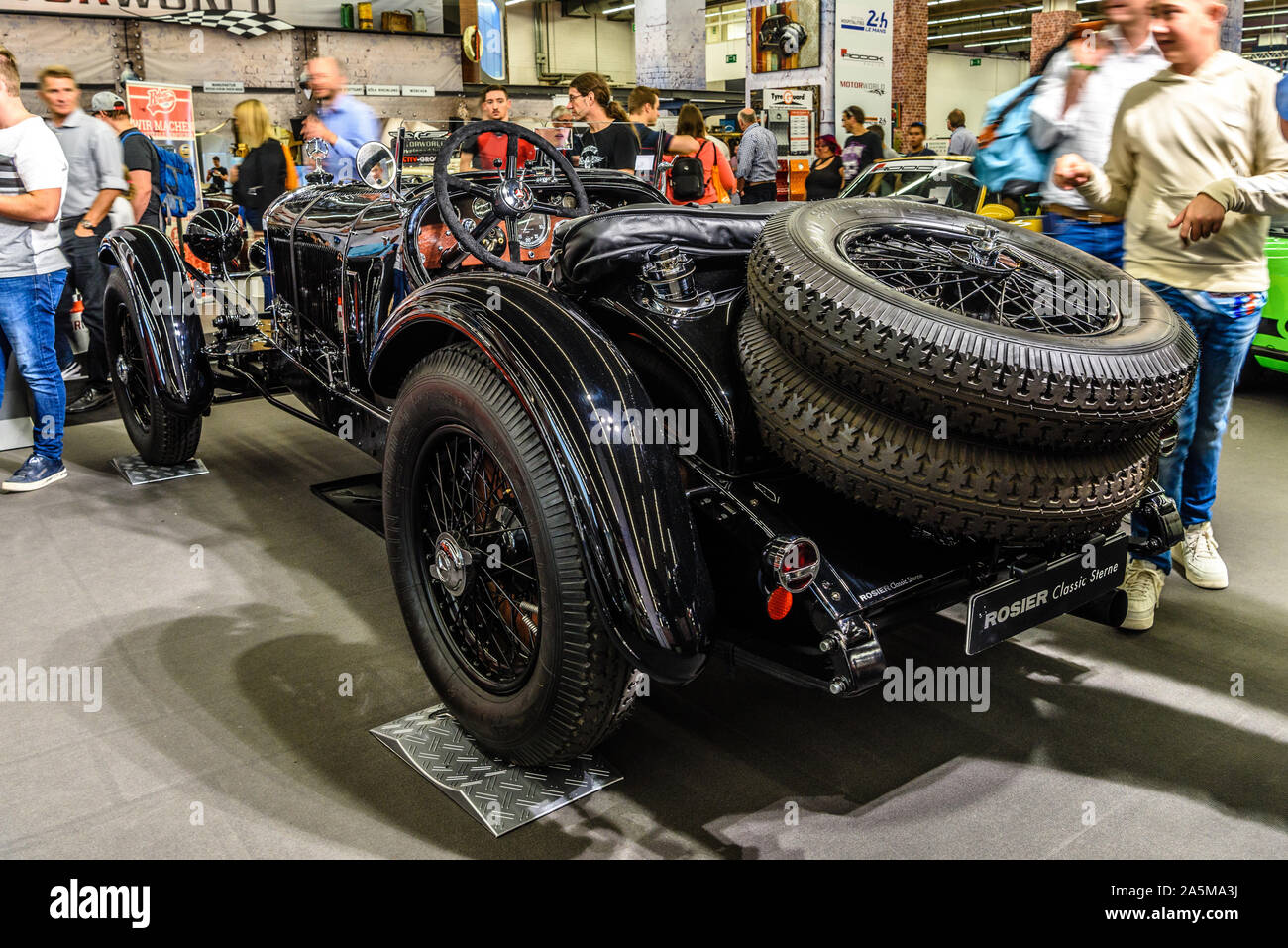 Francfort, Allemagne - Sept 2019 : noir MERCEDES-BENZ SSK W06 cabrio roadster 1928 1932, l'AIA International Motor Show Salon International de l'auto. Banque D'Images